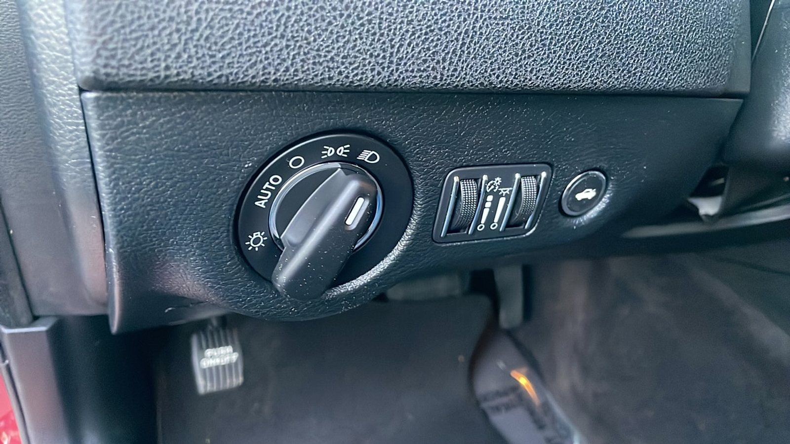 2018 Chrysler 300 Touring photo 22