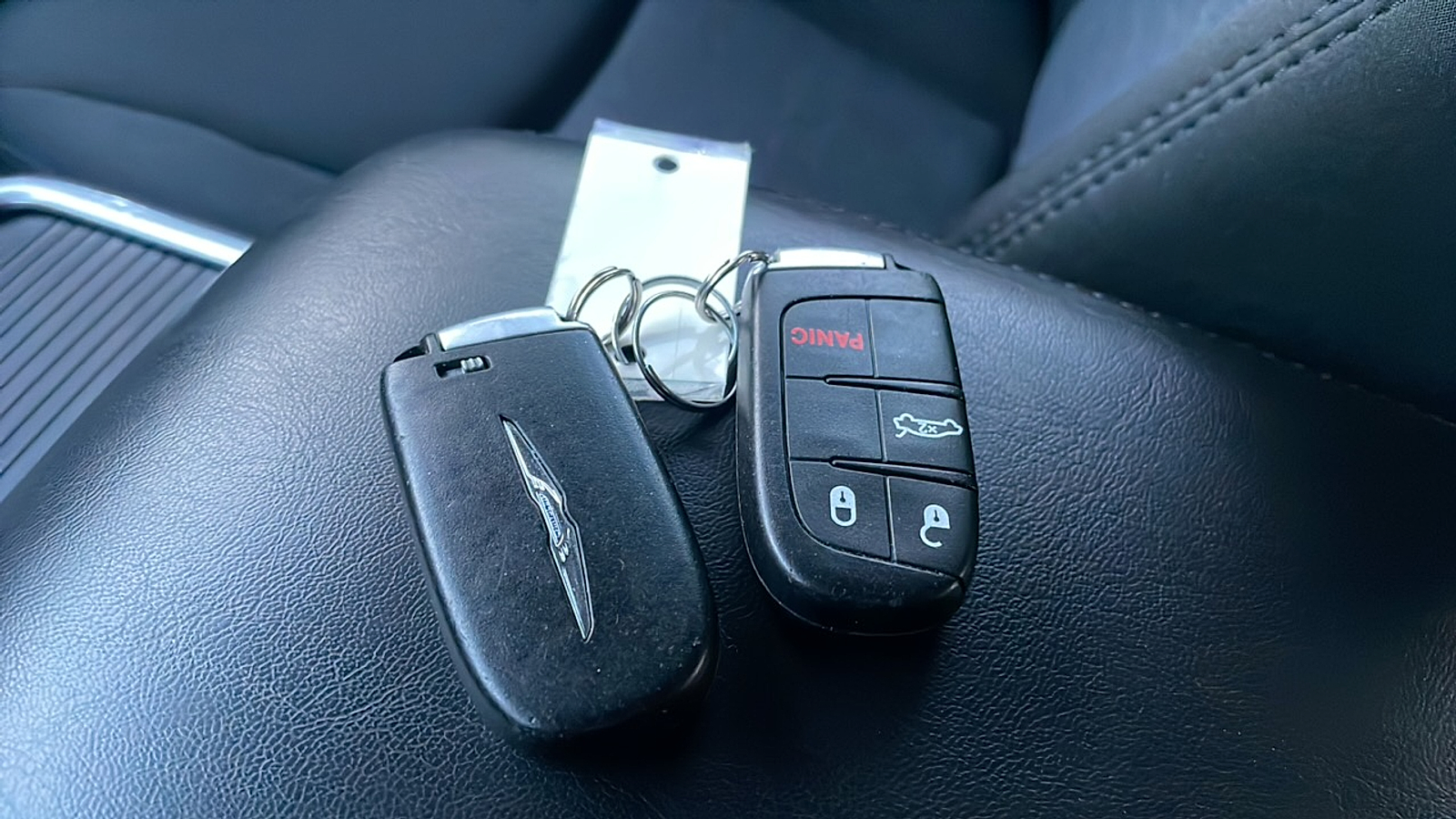 2018 Chrysler 300 Touring photo 37