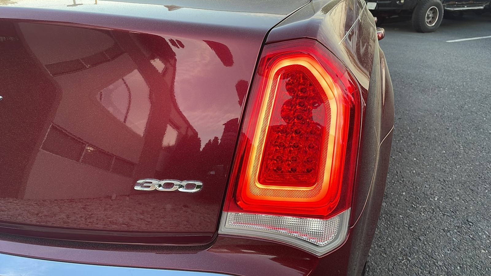 2018 Chrysler 300 Touring photo 6