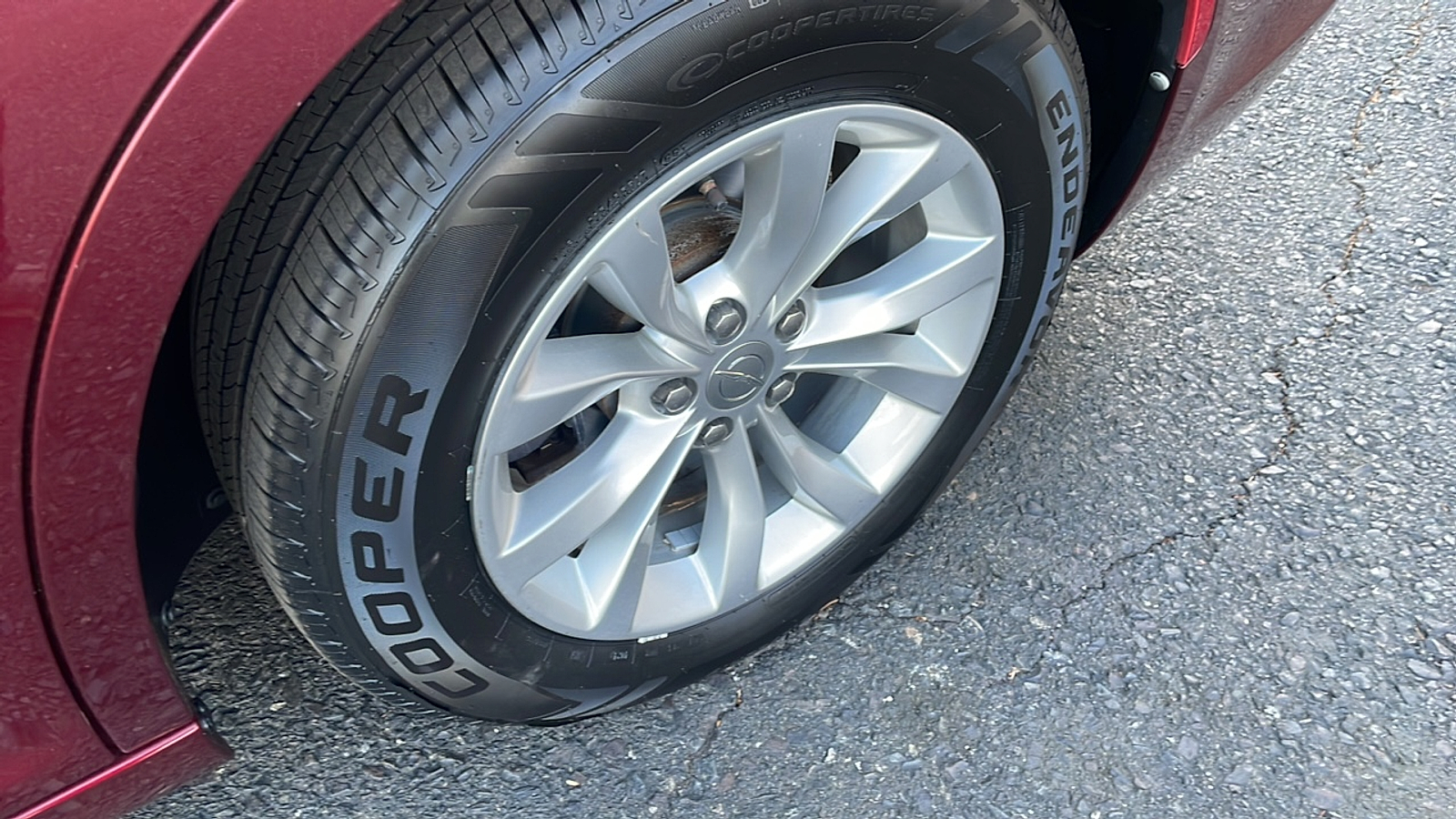 2018 Chrysler 300 Touring photo 10