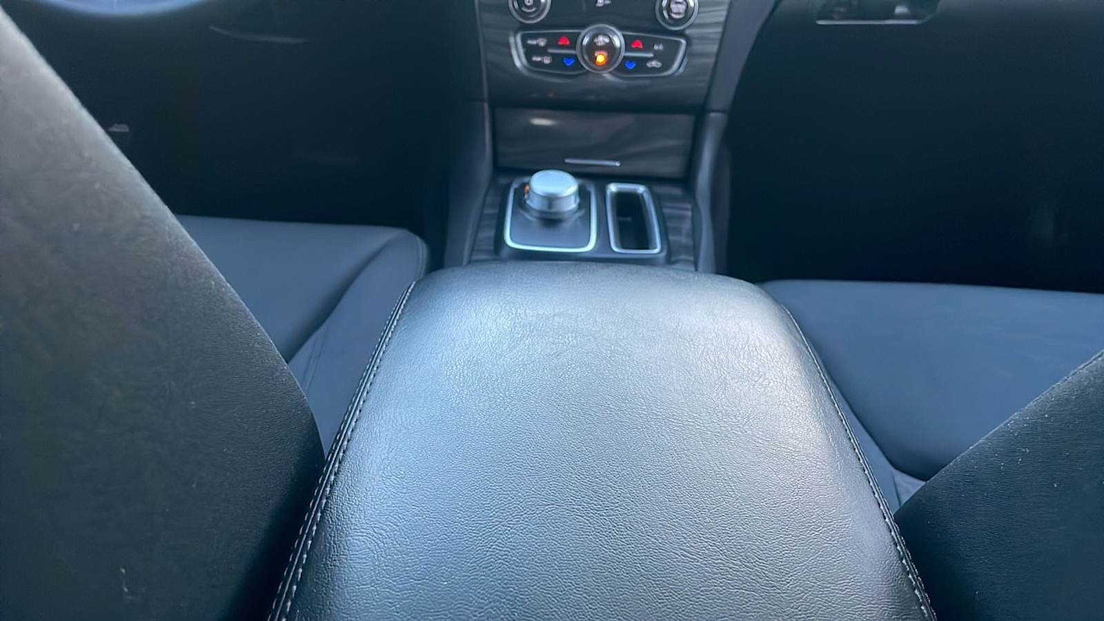 2018 Chrysler 300 Touring photo 18