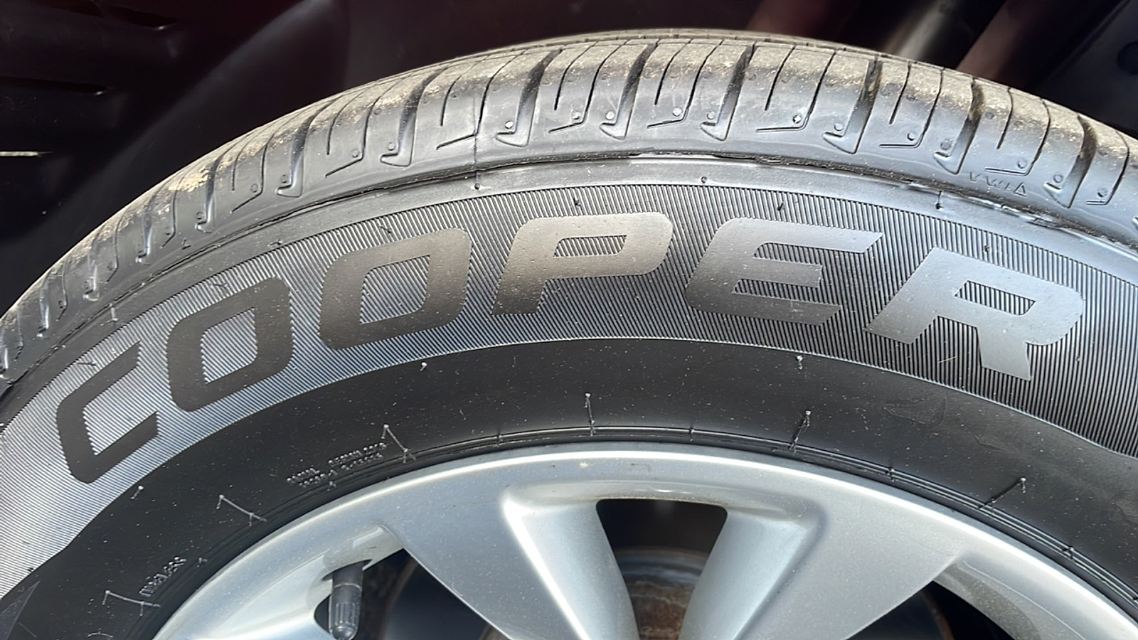 2018 Chrysler 300 Touring photo 11