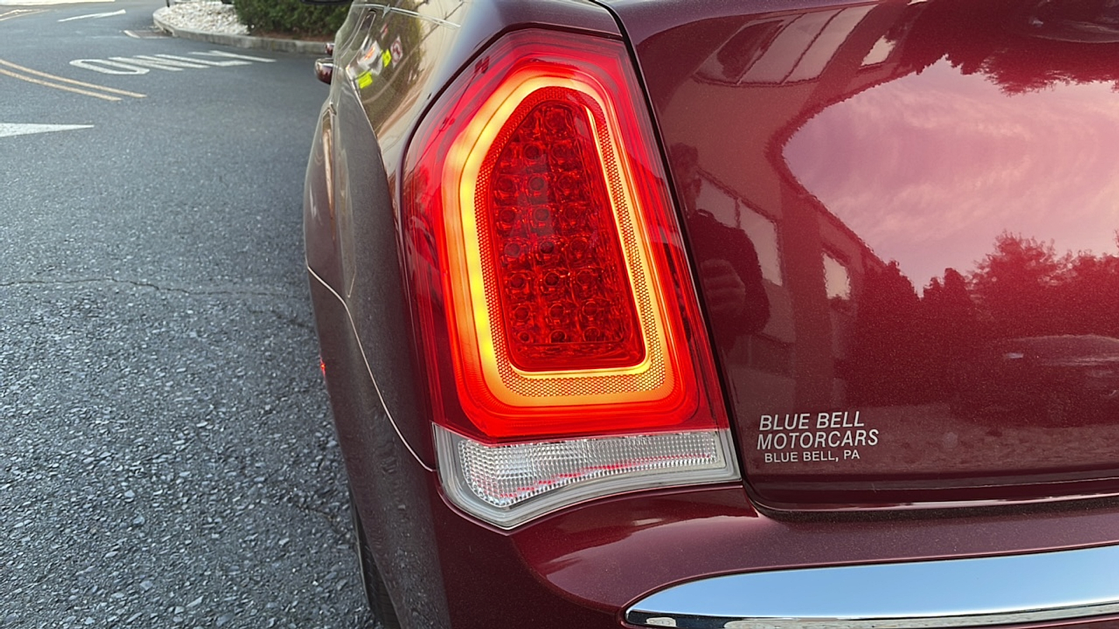2018 Chrysler 300 Touring photo 7