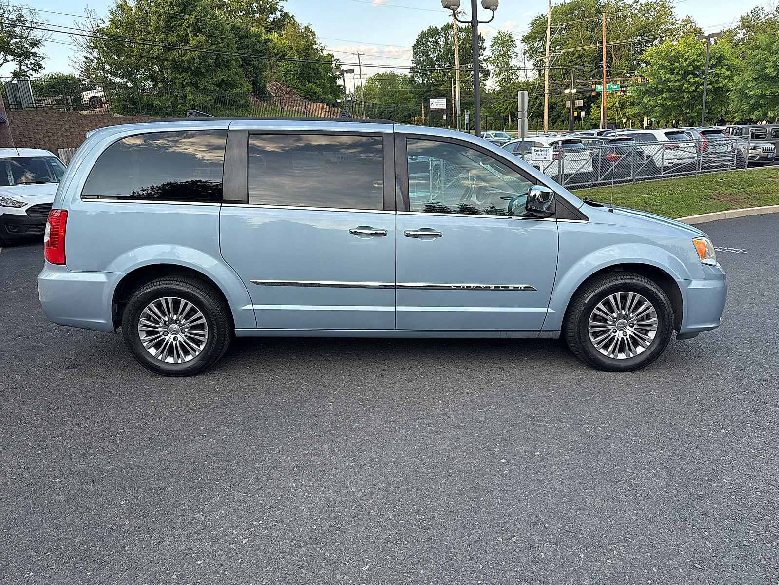 2013 Chrysler Town & Country Touring-L