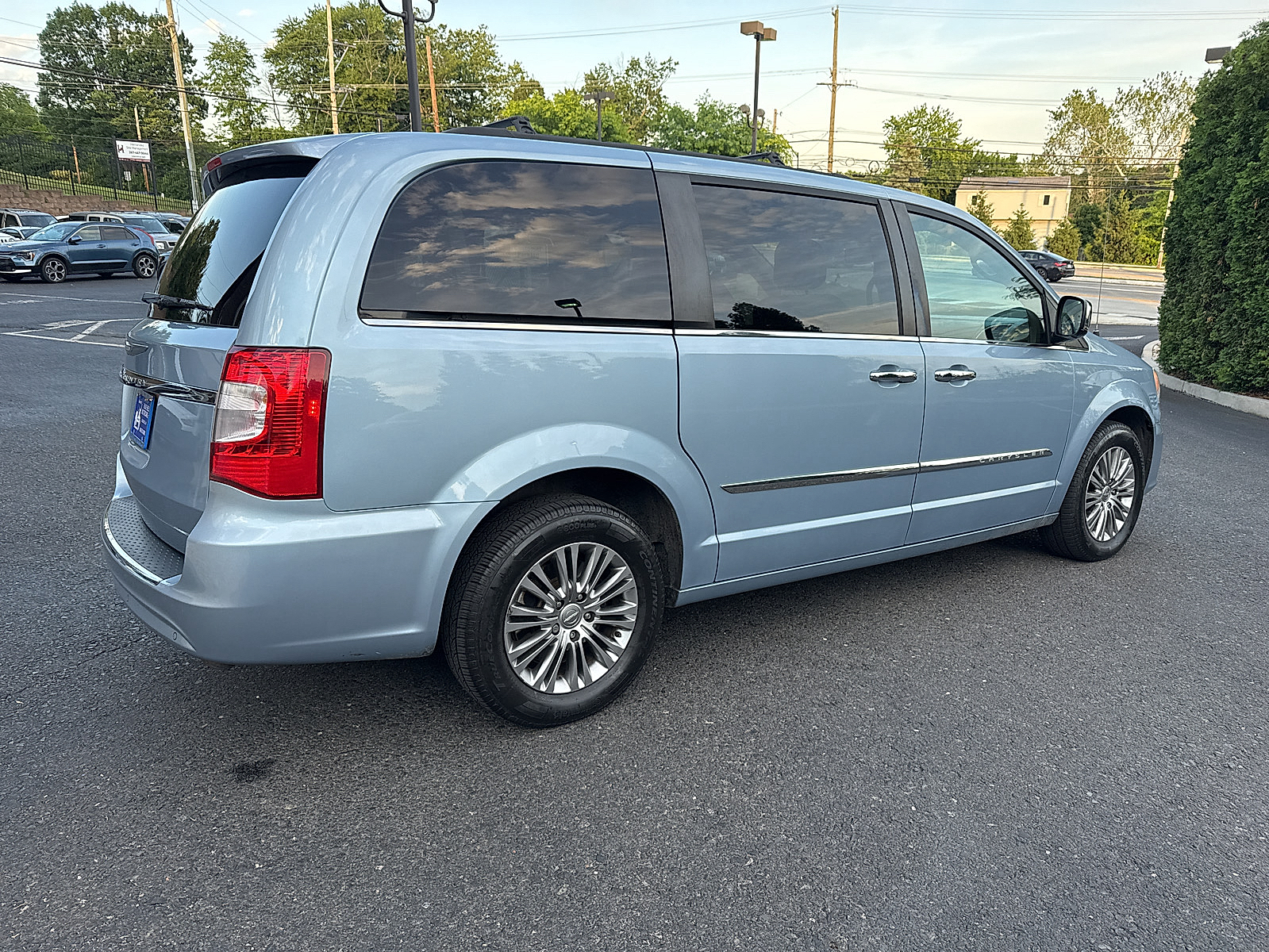 2013 Chrysler Town & Country Touring-L