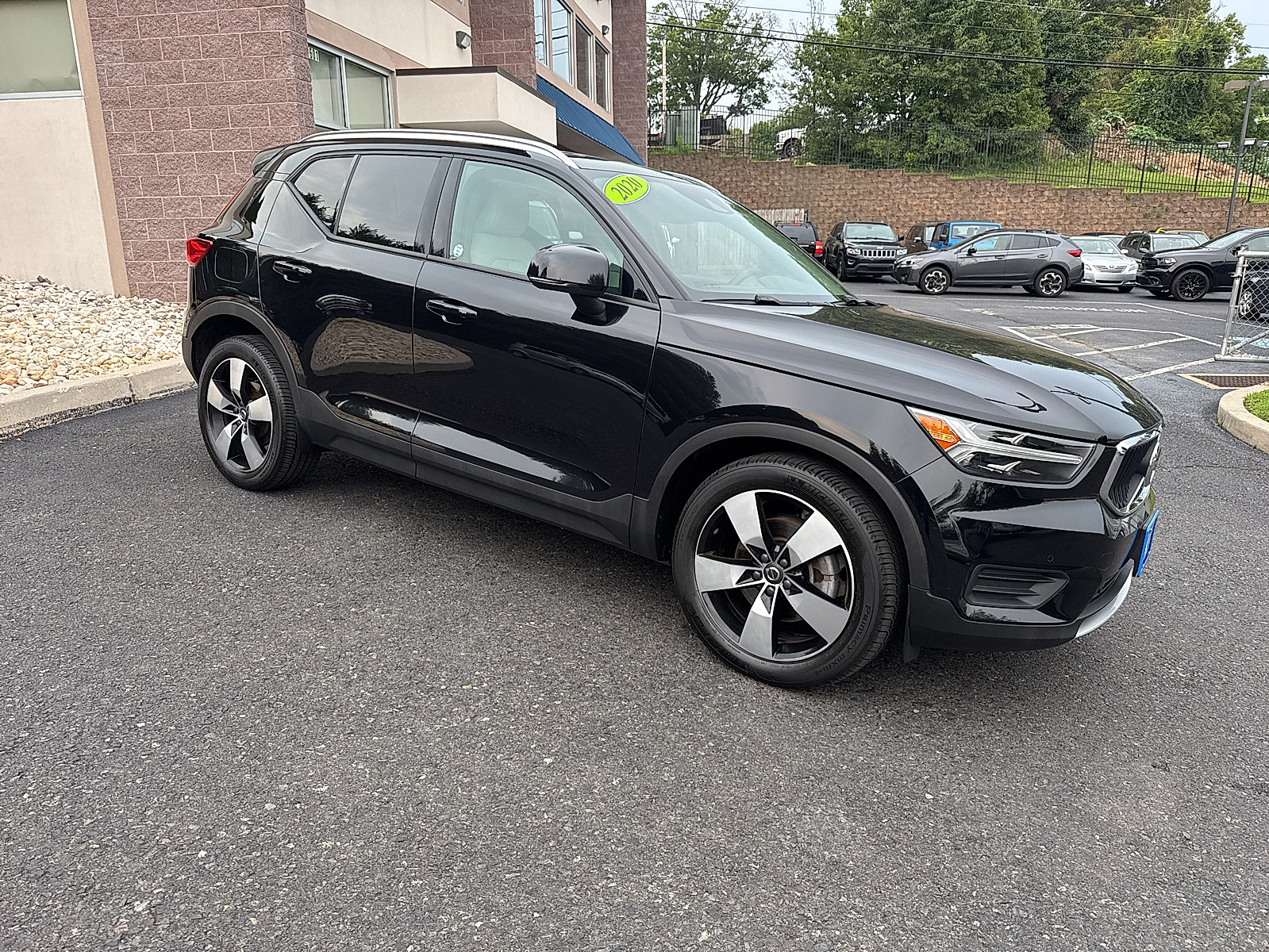 2020 Volvo XC40 T5 Momentum