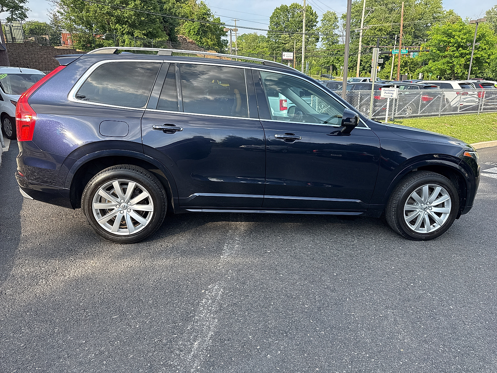 2016 Volvo XC90 T6 Momentum