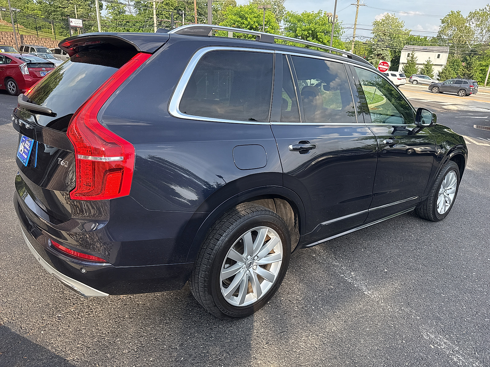 2016 Volvo XC90 T6 Momentum