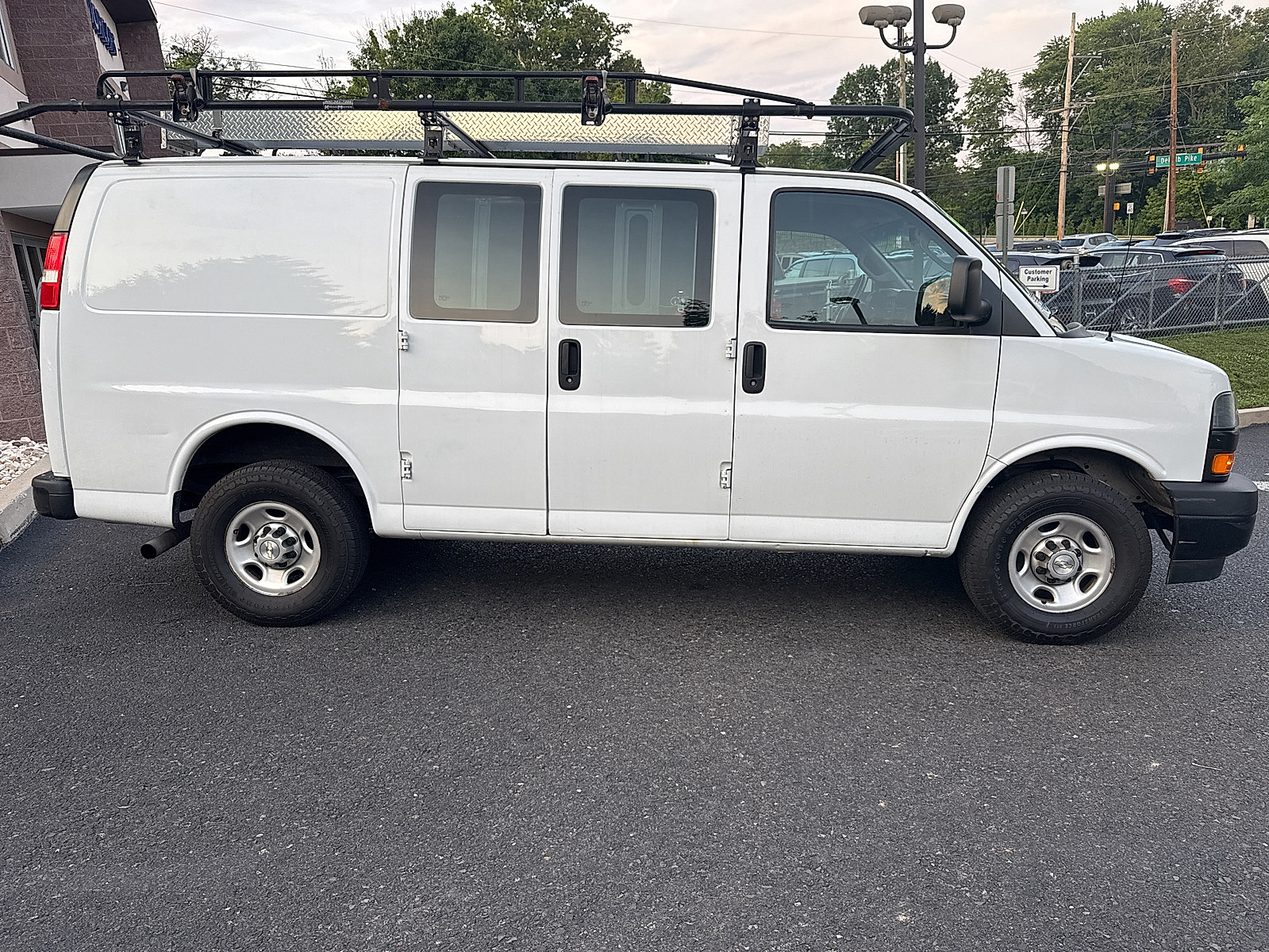 2021 Chevrolet Express Cargo RWD 2500 Regular Wheelbase WT