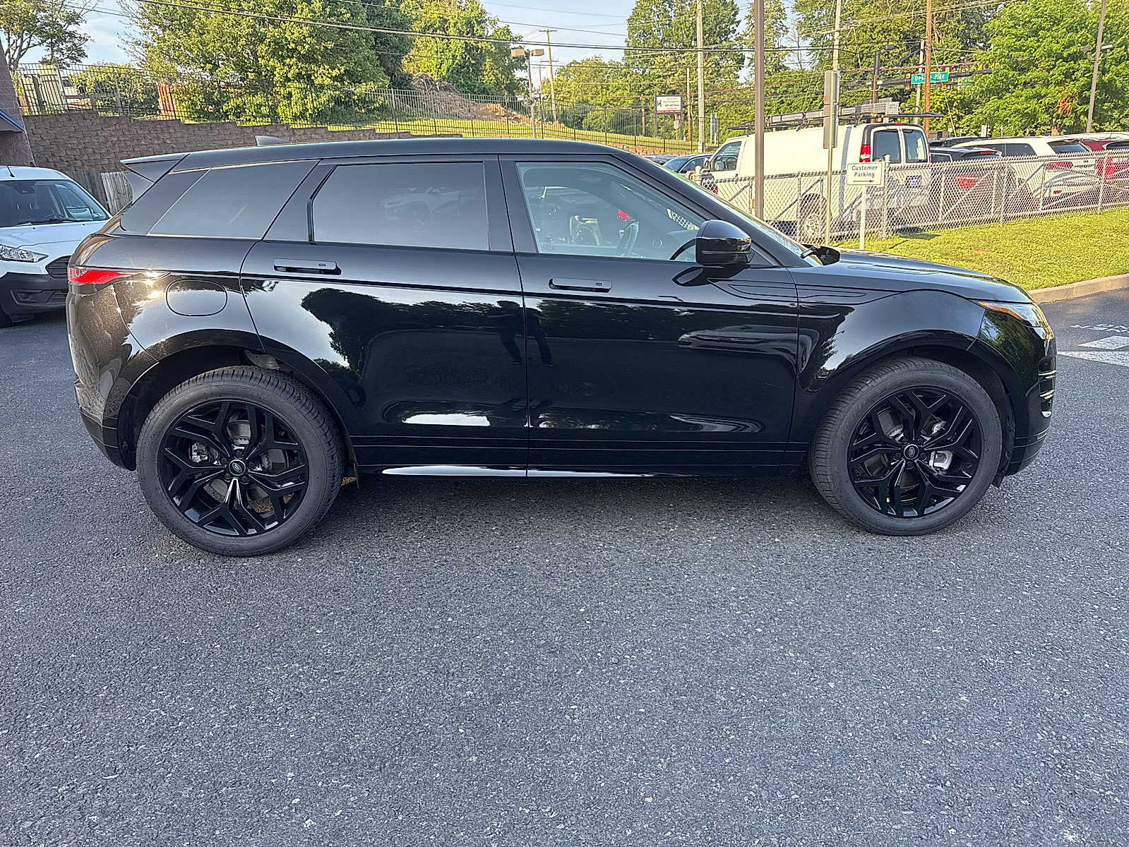 2023 Land Rover Range Rover Evoque R-Dynamic SE