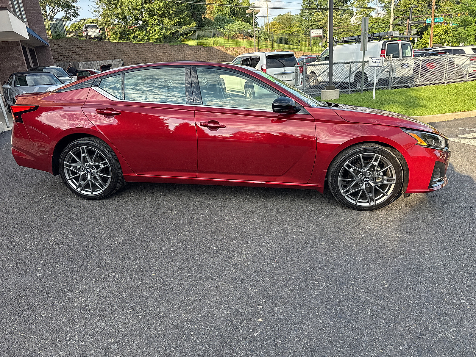2024 Nissan Altima SR VC-Turbo FWD