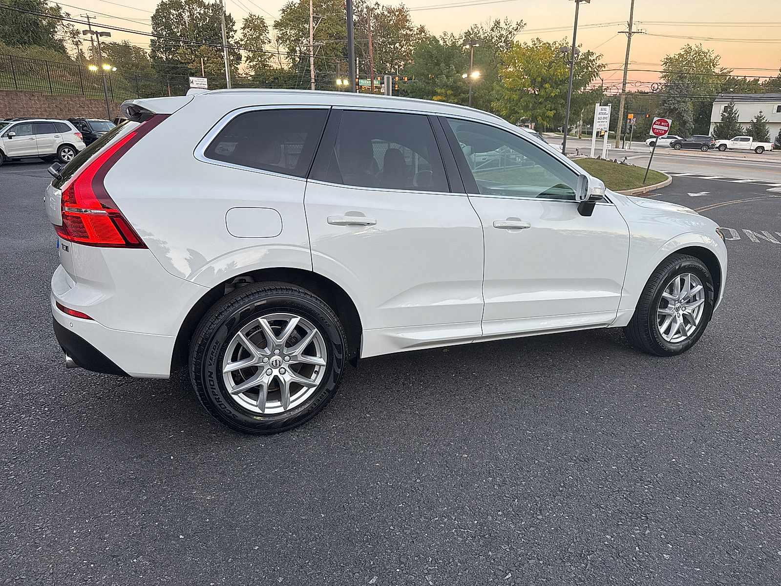 2021 Volvo XC60 T5 Momentum