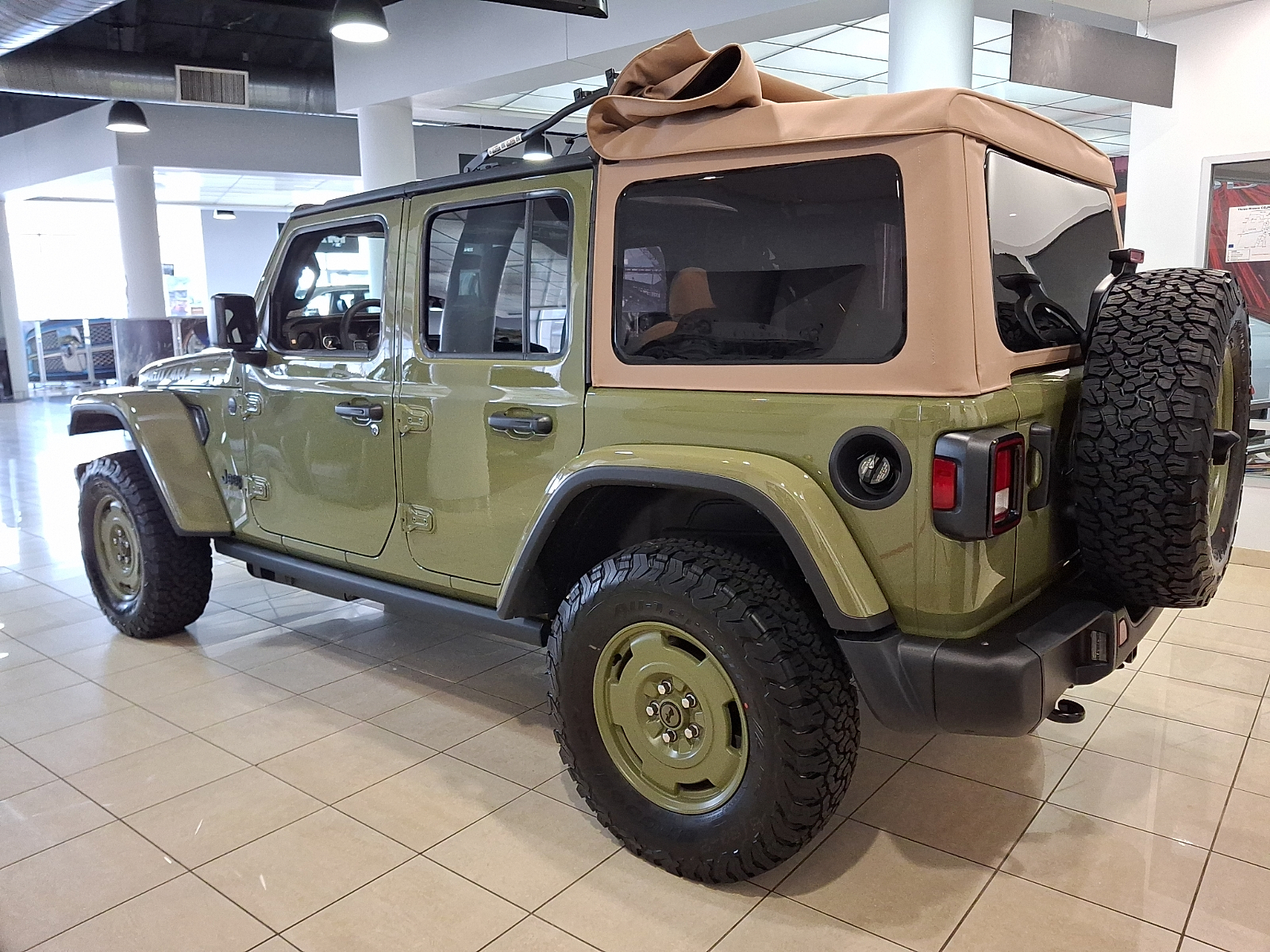 View vehicle photo 3