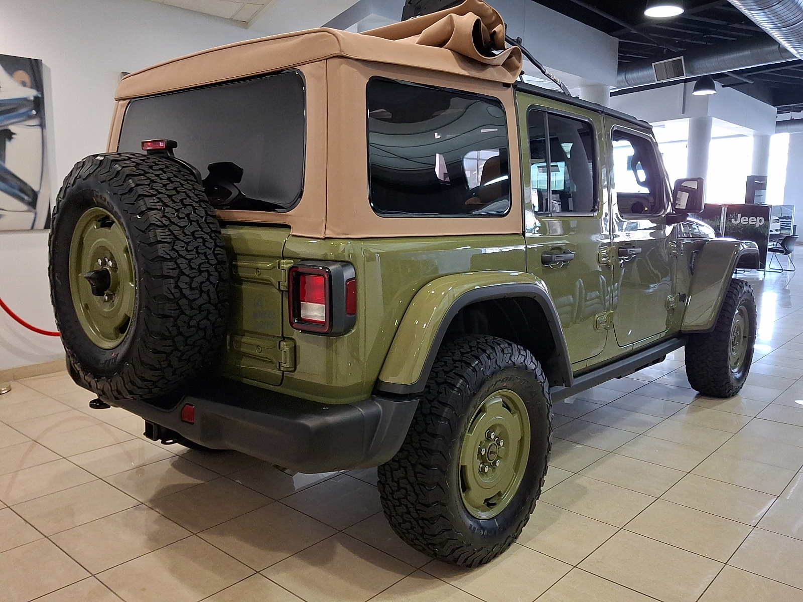 View vehicle photo 4