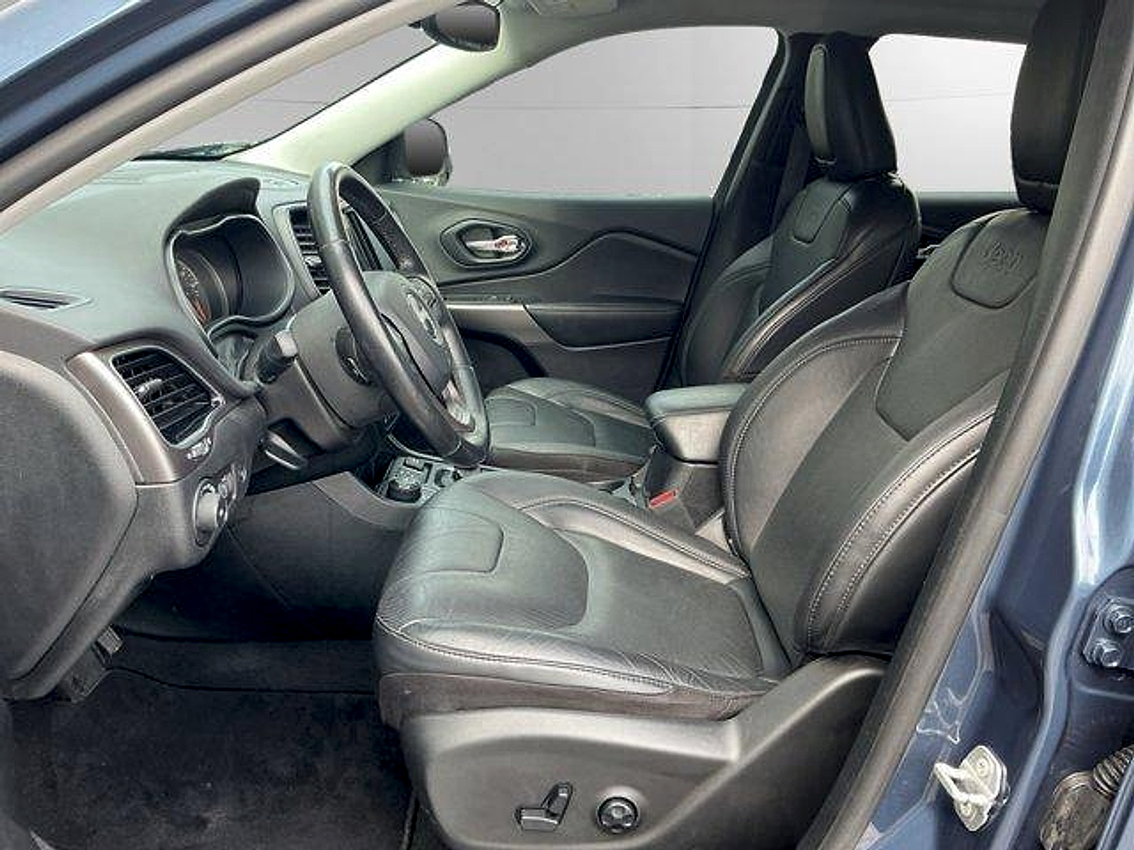 Used 2020 Jeep Cherokee Sedan