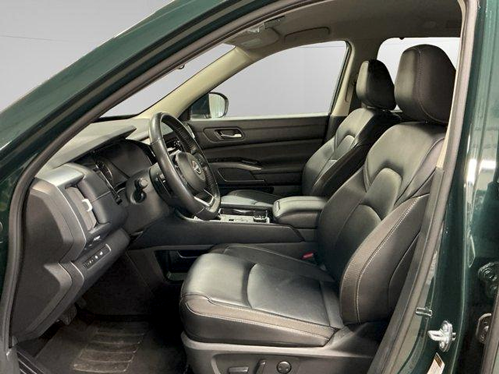 Used 2025 Nissan Pathfinder Sedan