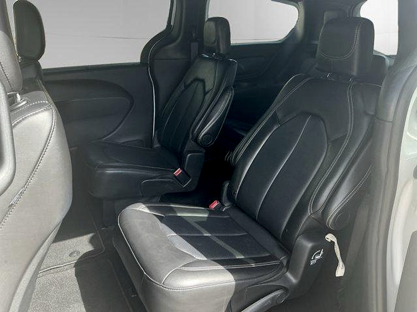 Used 2025 Chrysler Pacifica Sedan