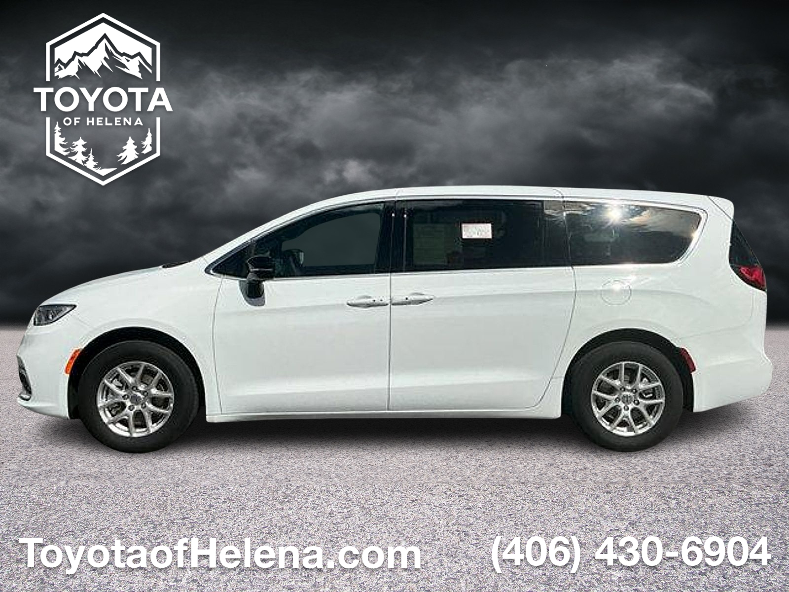 Used 2025 Chrysler Pacifica Sedan
