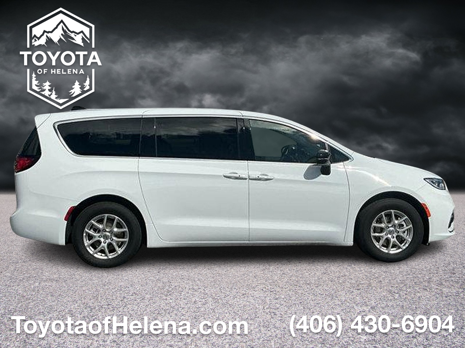Used 2025 Chrysler Pacifica Sedan