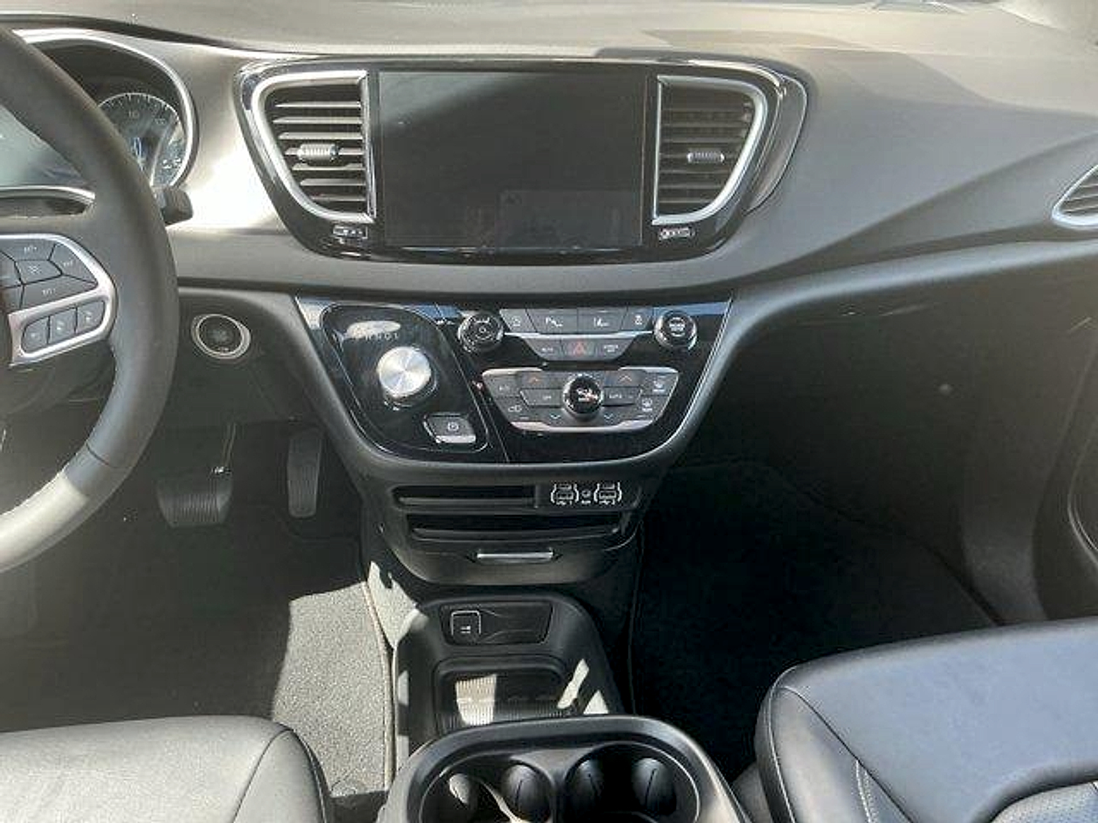 Used 2025 Chrysler Pacifica Sedan