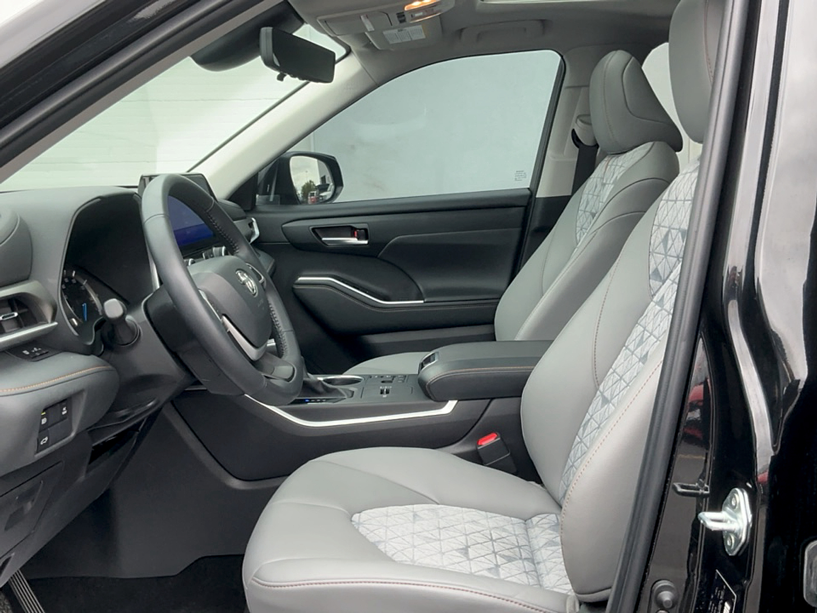 Used 2023 Toyota Highlander Sedan