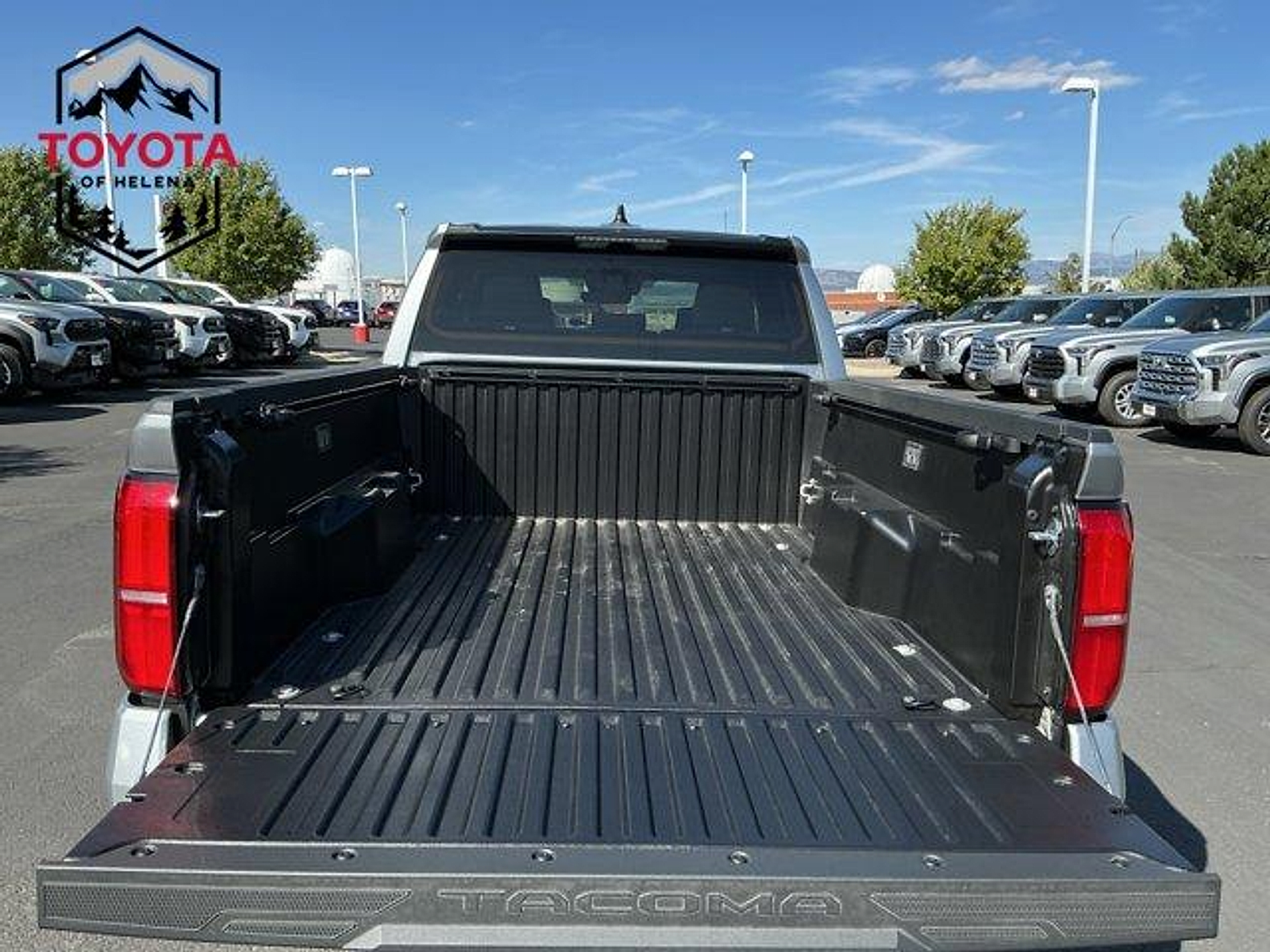 2026 Toyota Tacoma SR5 - Photo 17