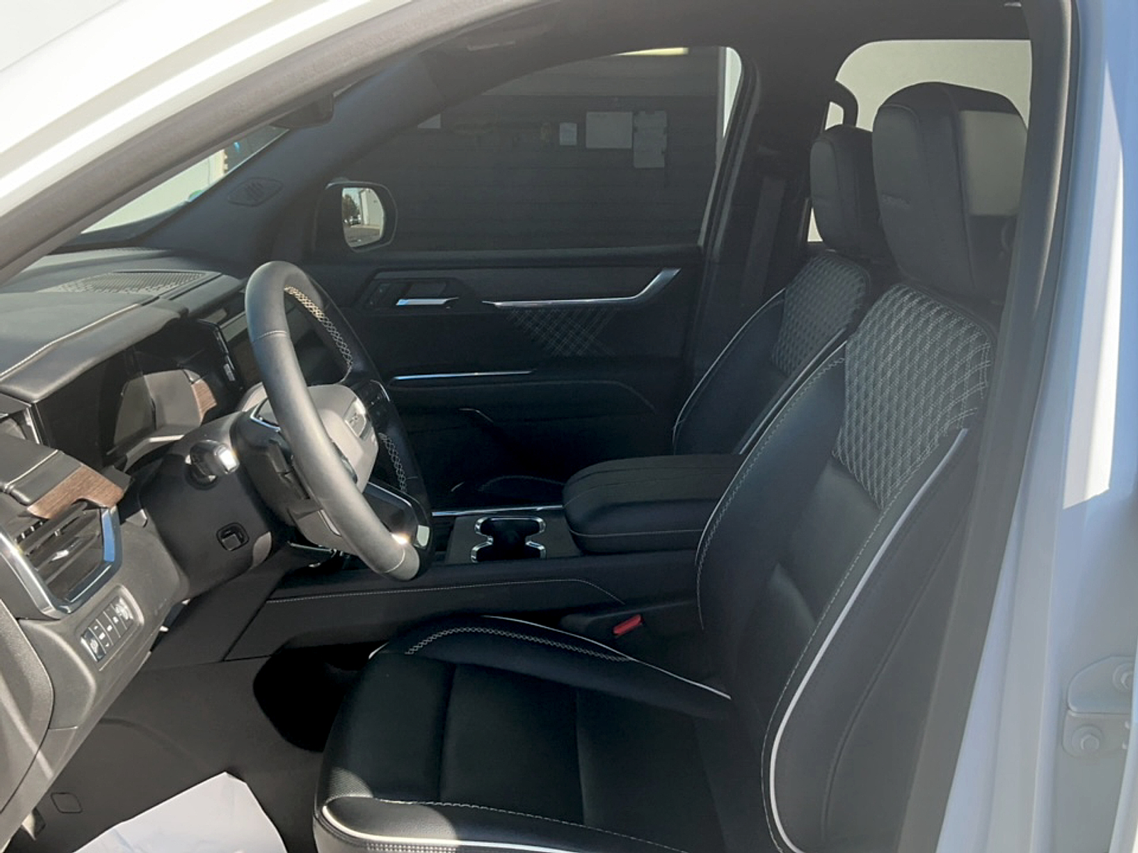 Used 2025 GMC Acadia Sedan