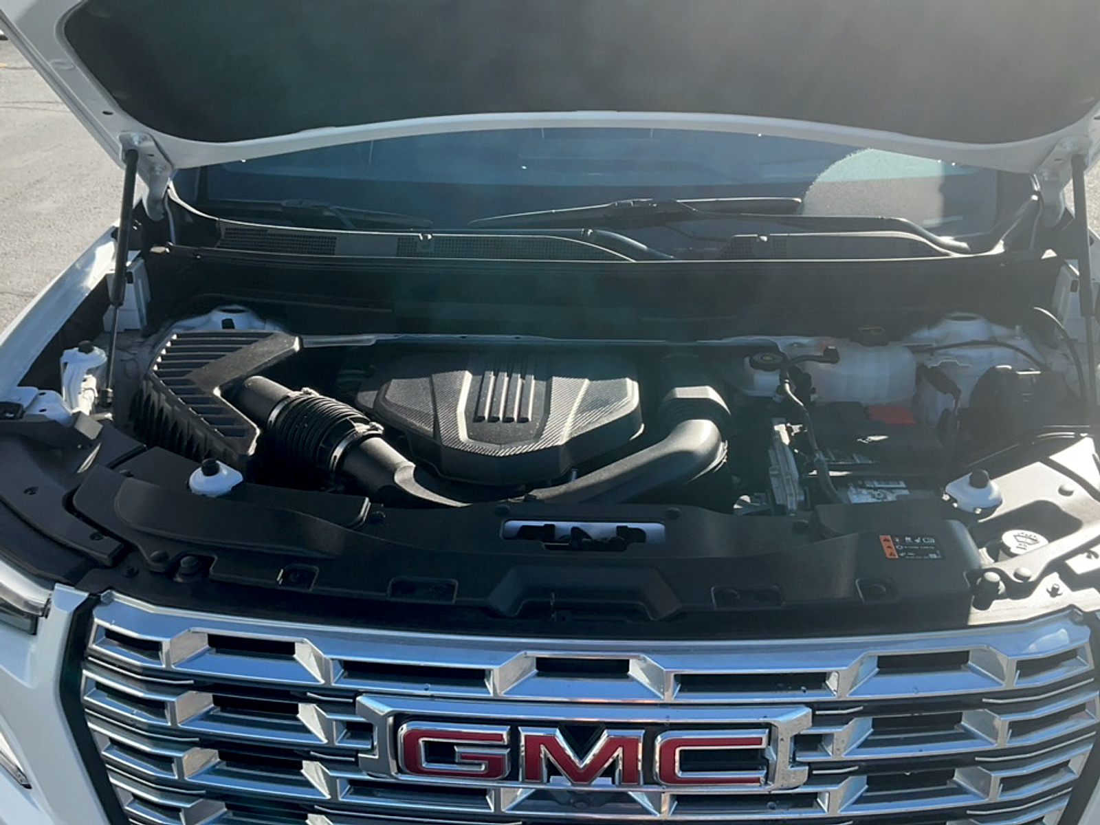 Used 2025 GMC Acadia Sedan