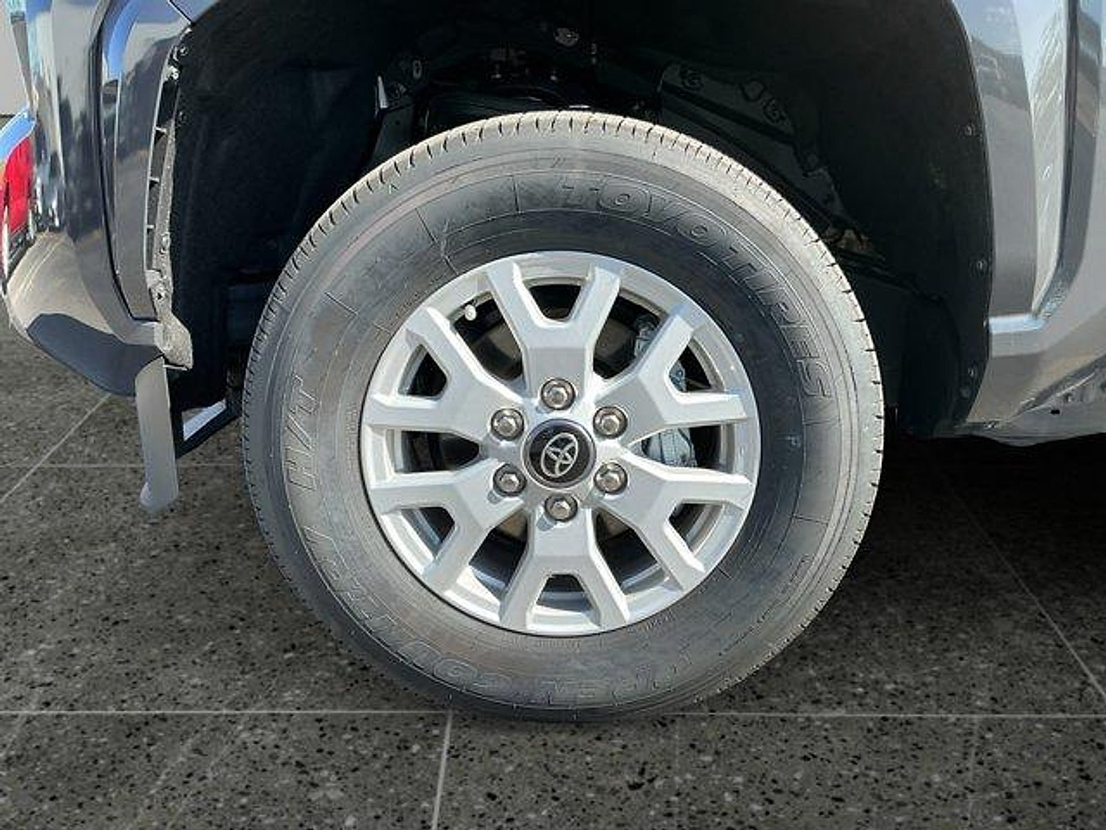 2026 Toyota Tacoma SR5 - Photo 14