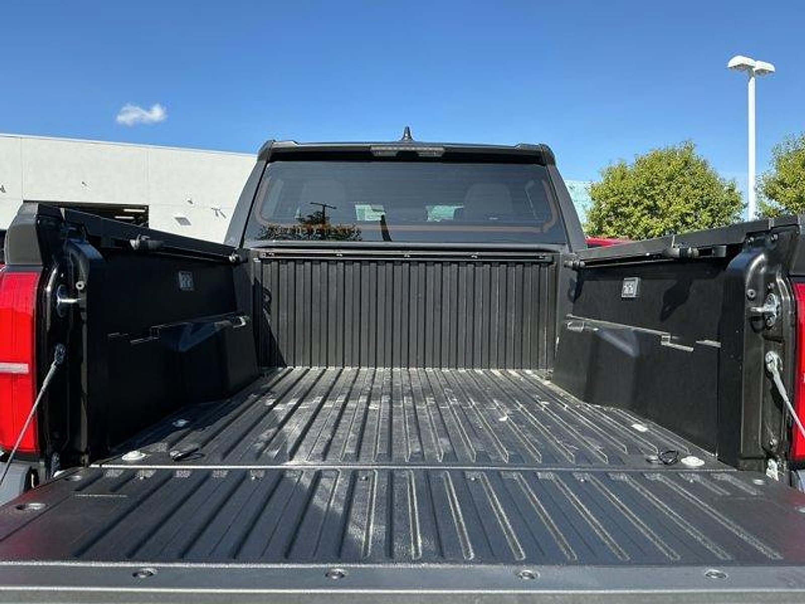 2026 Toyota Tacoma SR5 - Photo 17