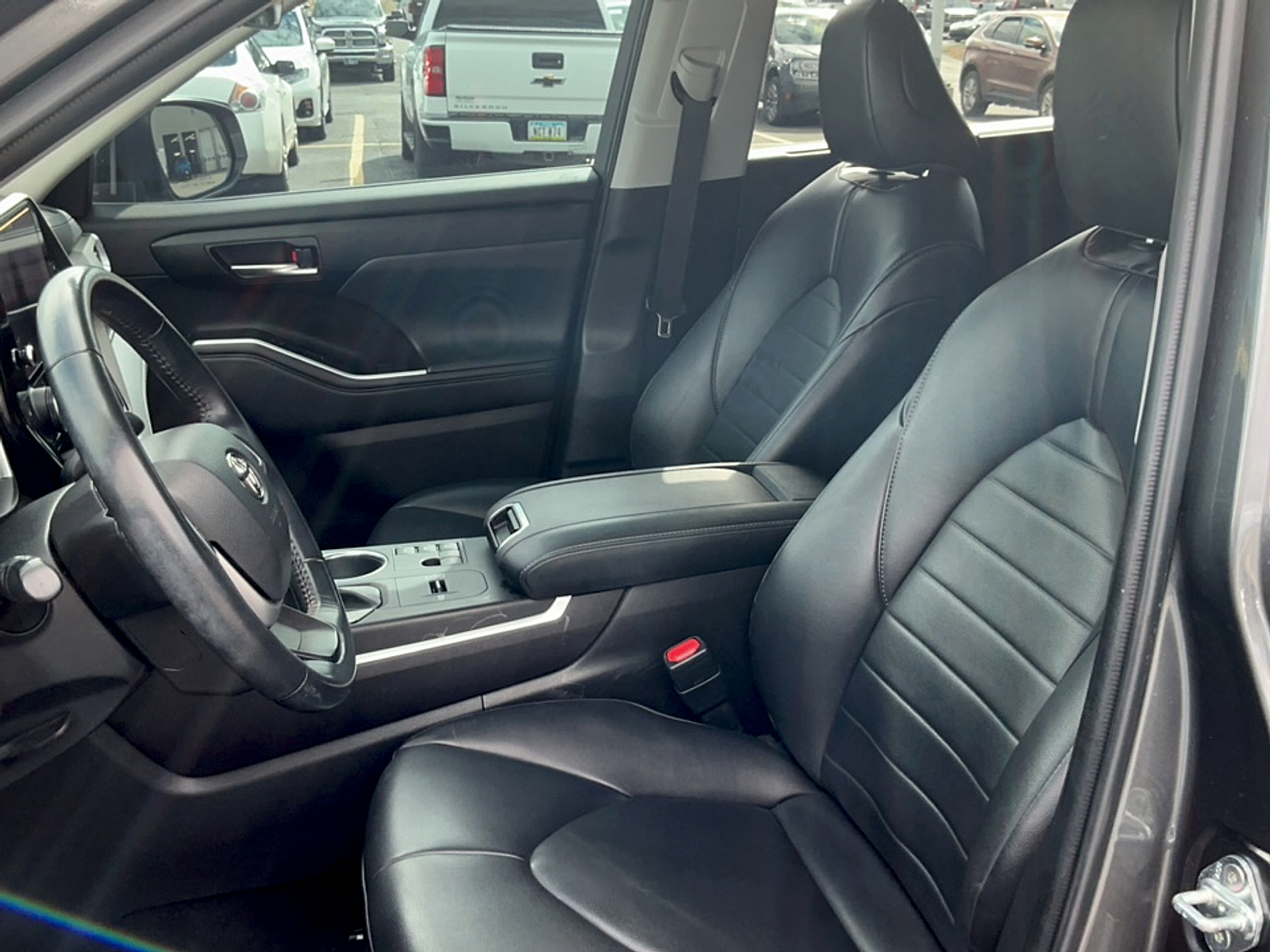 Used 2023 Toyota Highlander Sedan