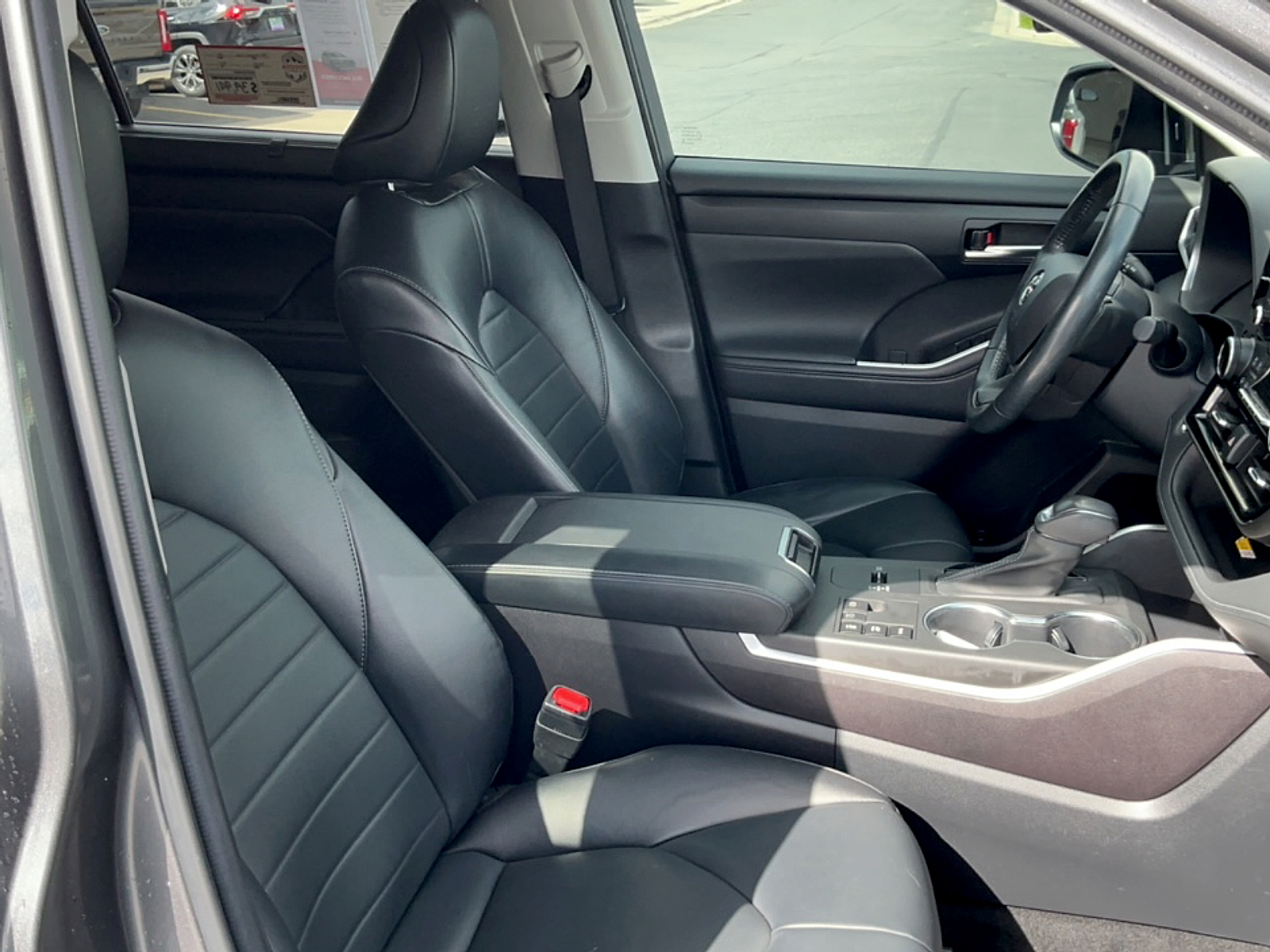 Used 2023 Toyota Highlander Sedan