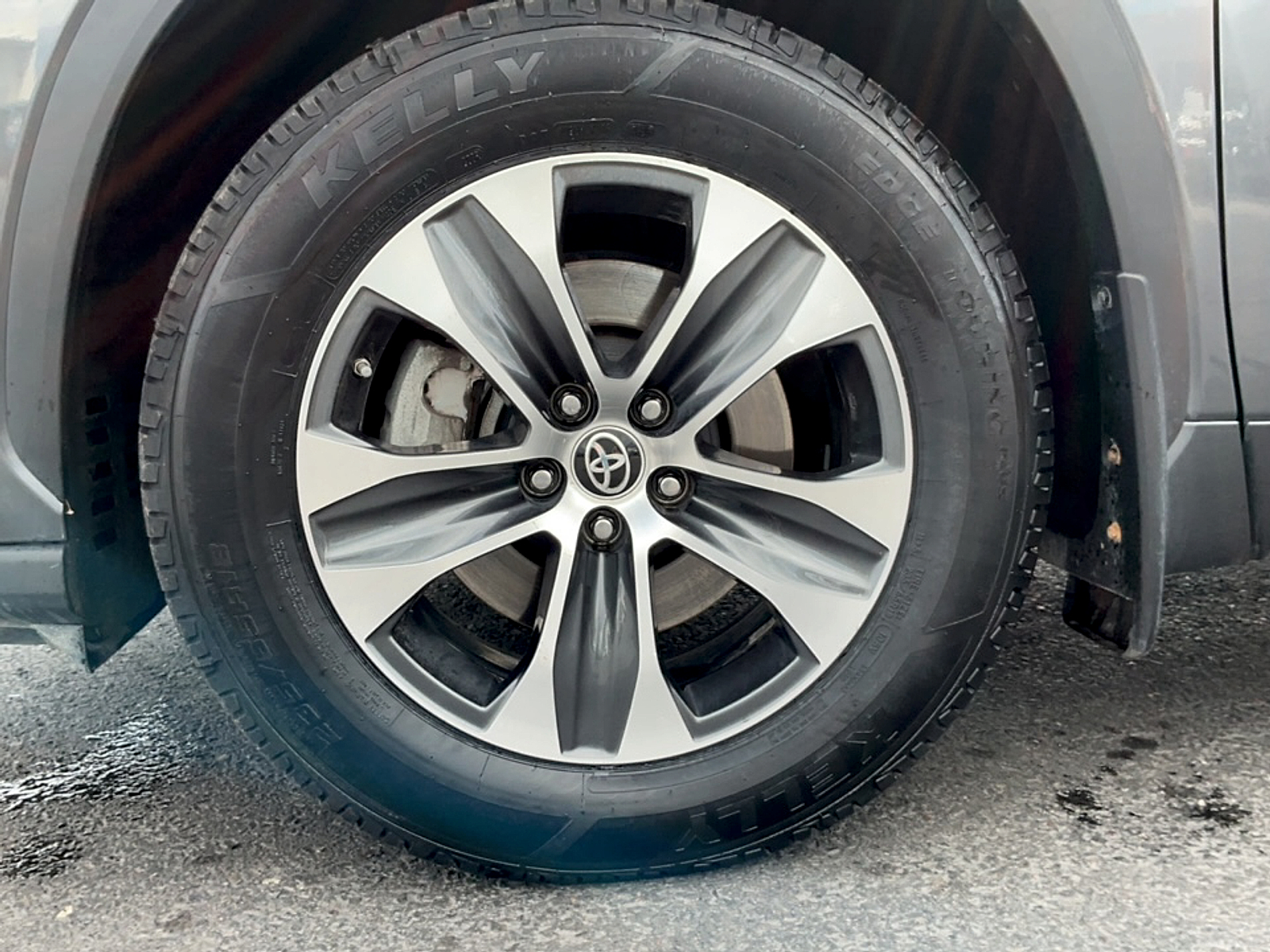 Used 2023 Toyota Highlander Sedan