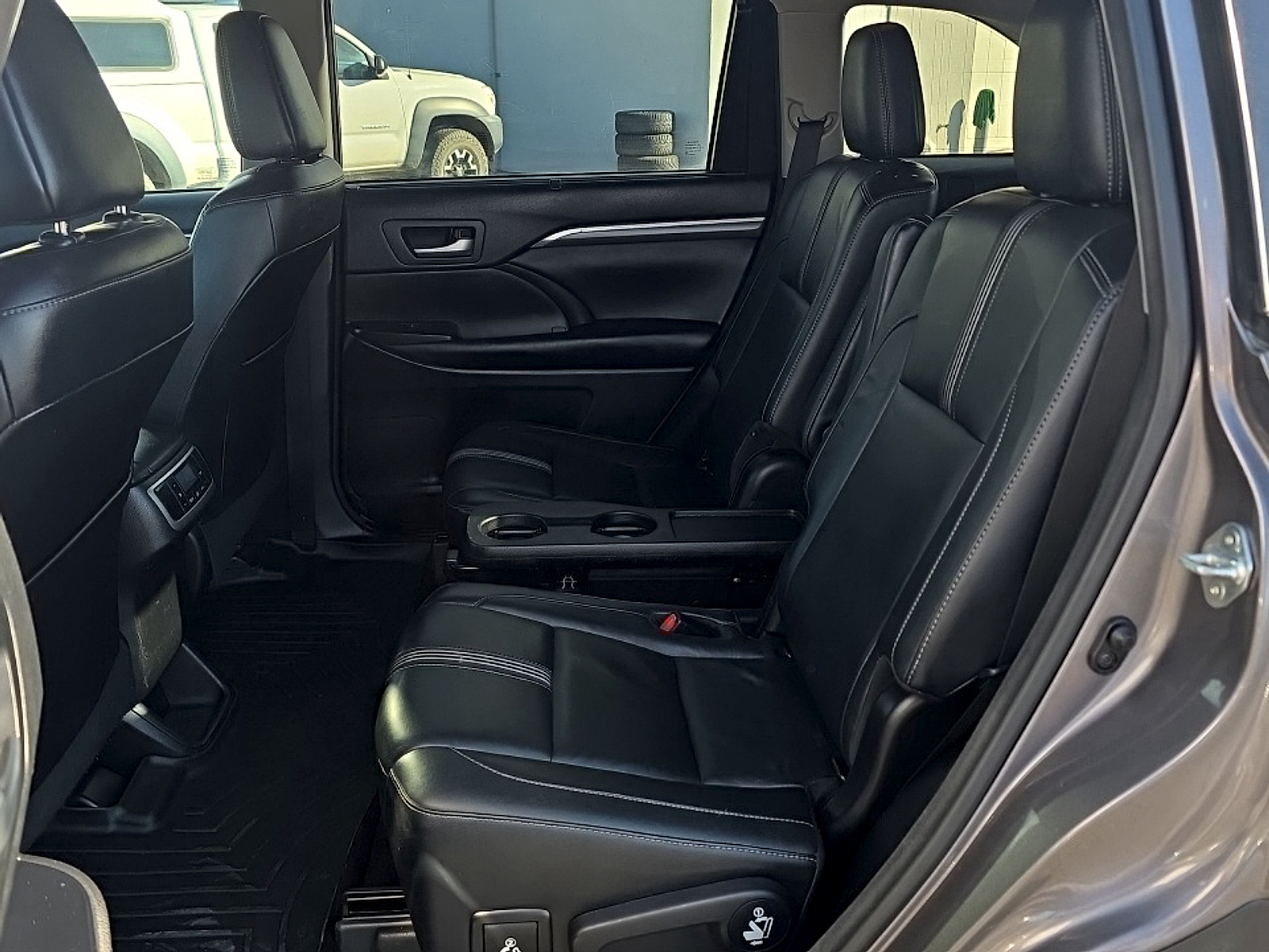 Used 2017 Toyota Highlander SUV