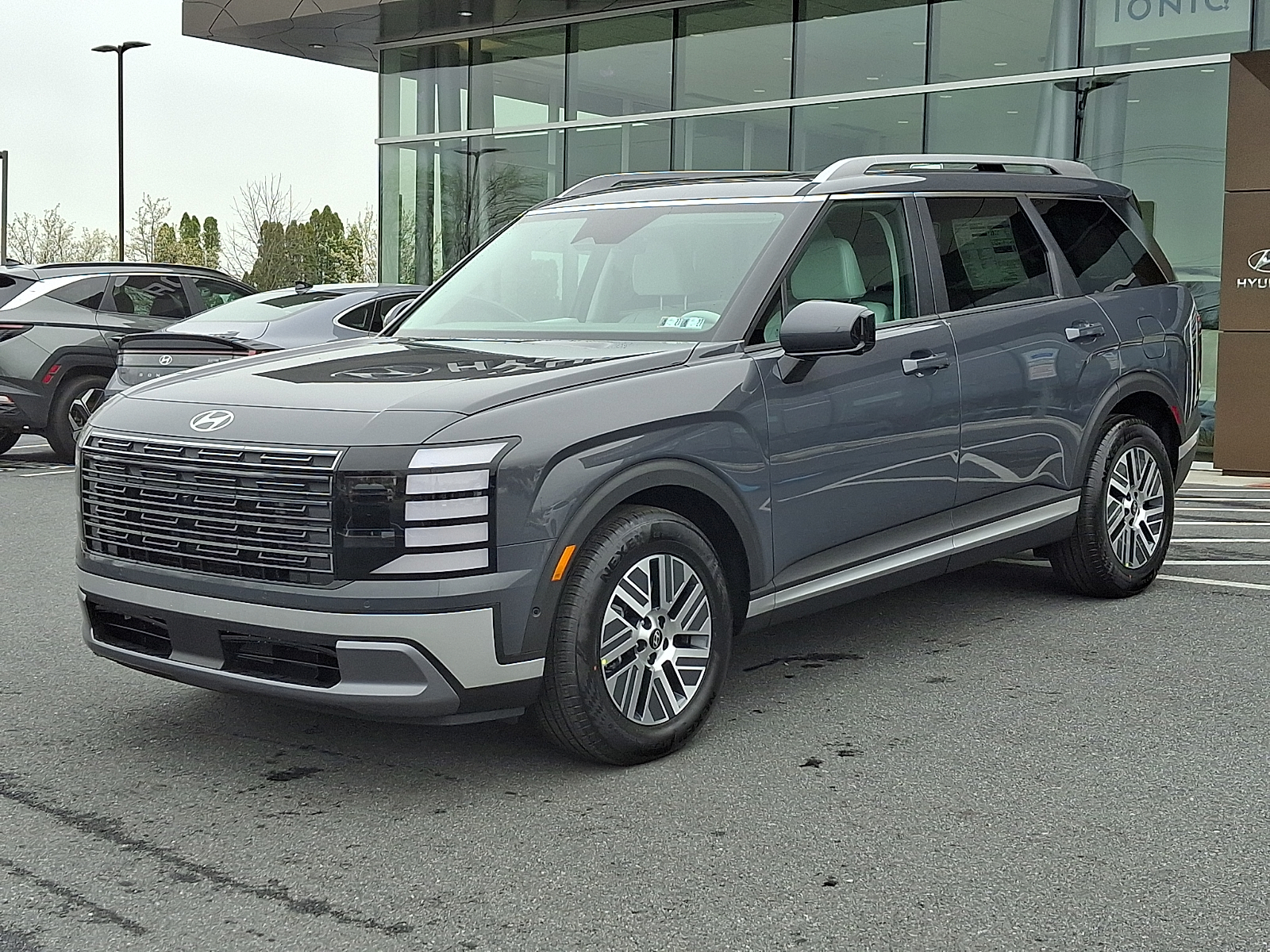 View vehicle photo 2