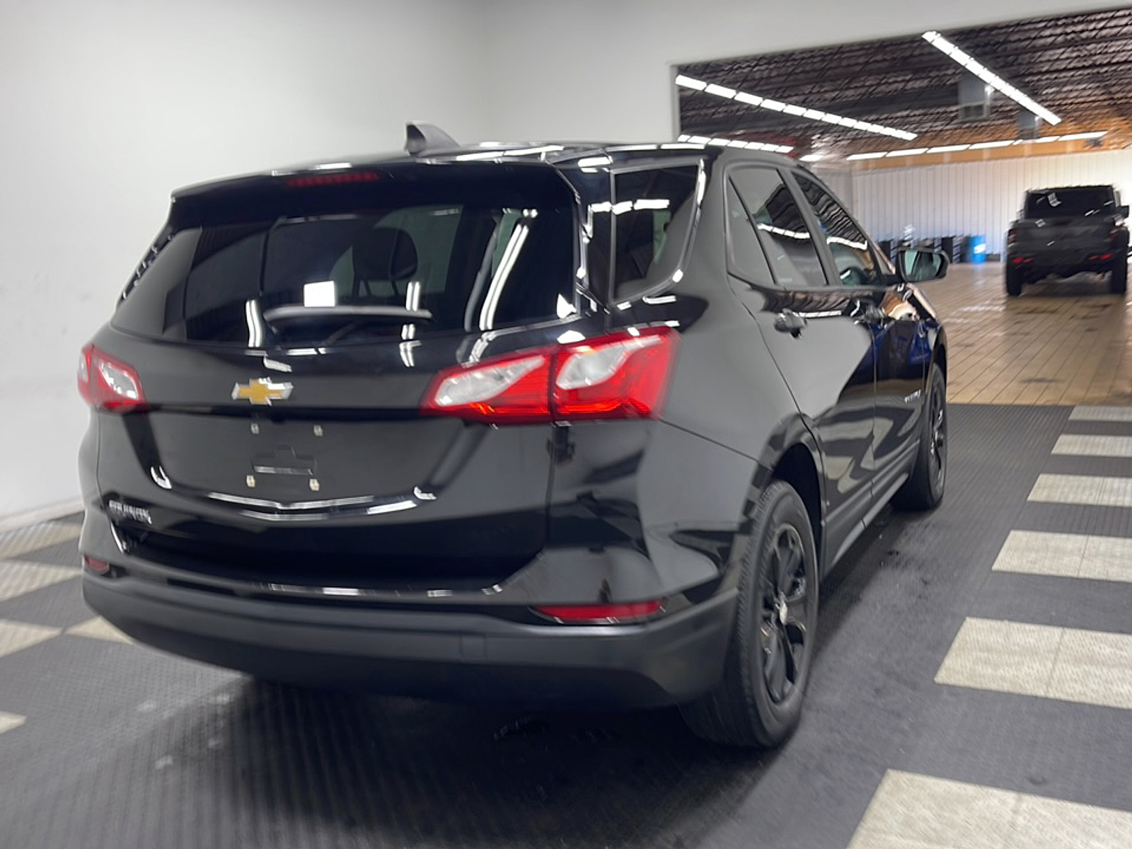 View vehicle photo 4