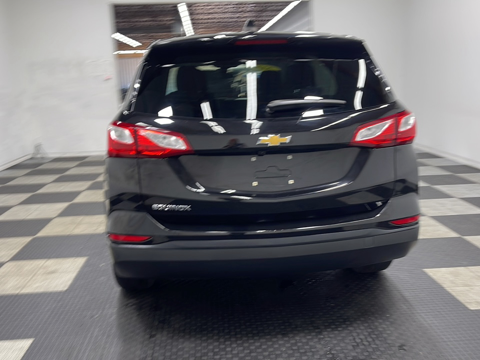View vehicle photo 3