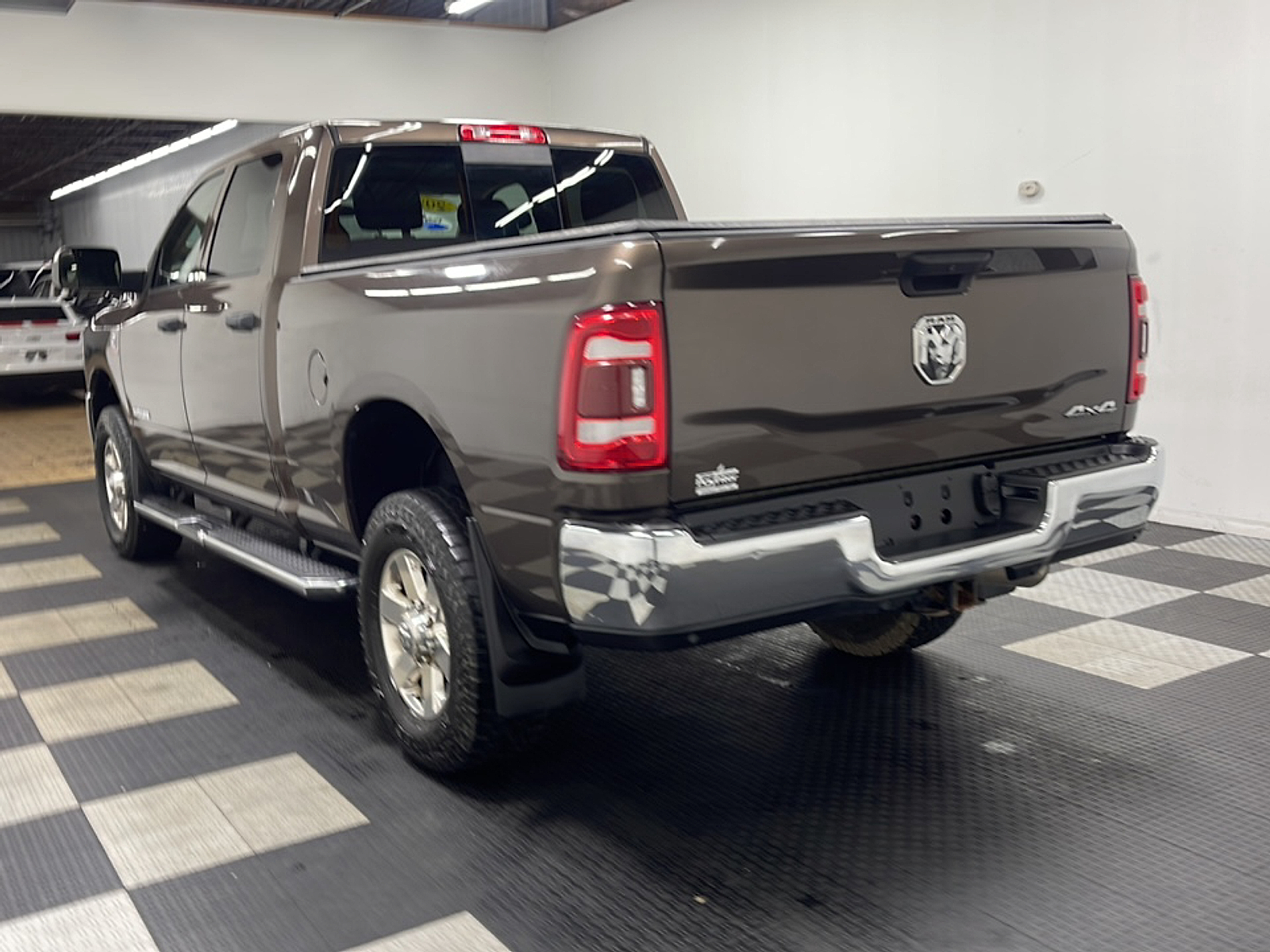 View vehicle photo 2