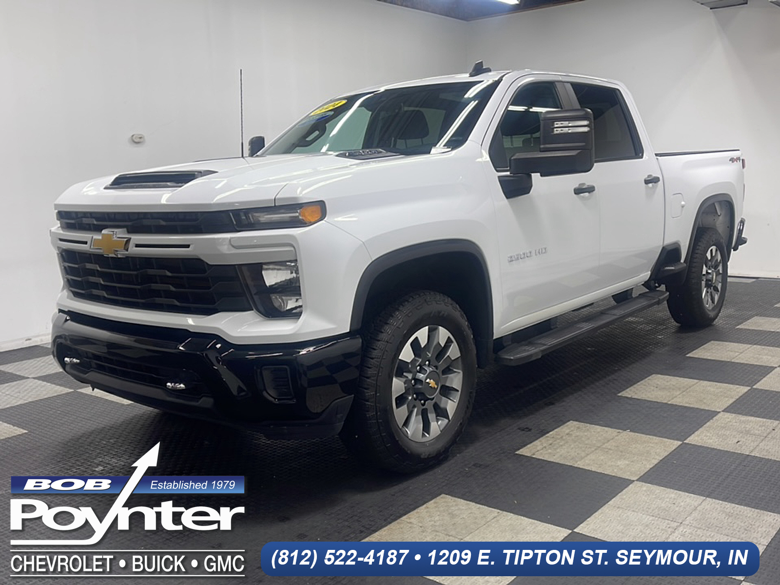 Summit White 2024 Chevrolet Silverado 2500HD Pickup Truck Four-Wheel Drive Automatic