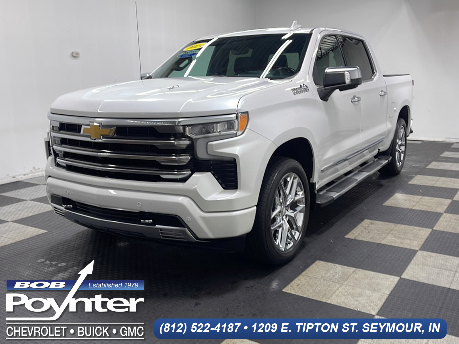 White (Iridescent Pearl Tricoat) 2024 Chevrolet Silverado 1500 Pickup Truck Four-Wheel Drive Automatic