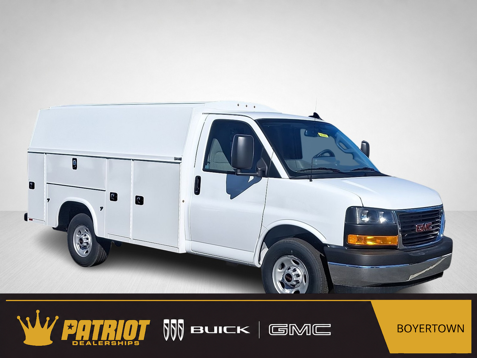 2025 GMC Savana Cutaway 3500 1WT