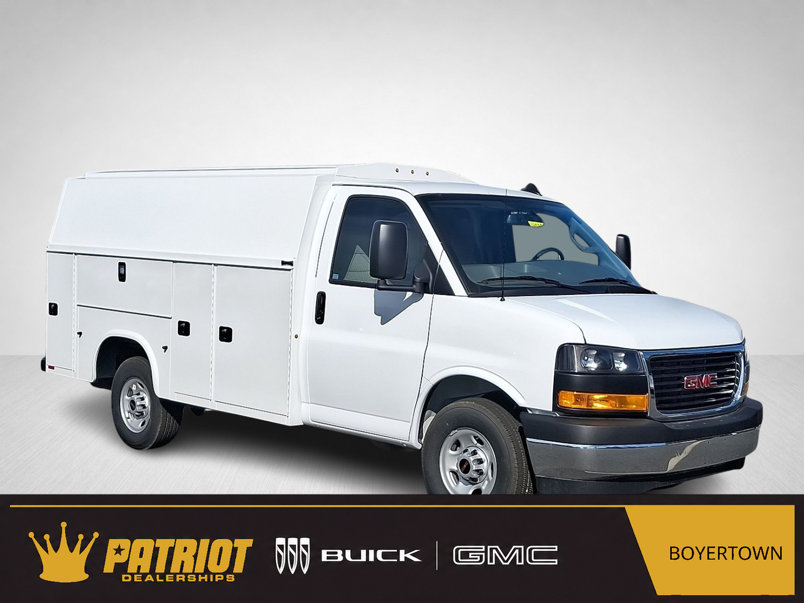 2025 GMC Savana Cutaway 3500 1WT