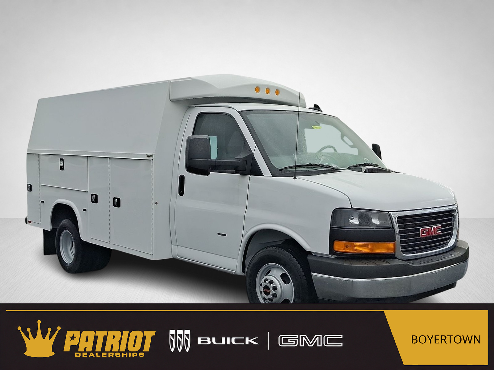 2025 GMC Savana Cutaway 3500 1WT