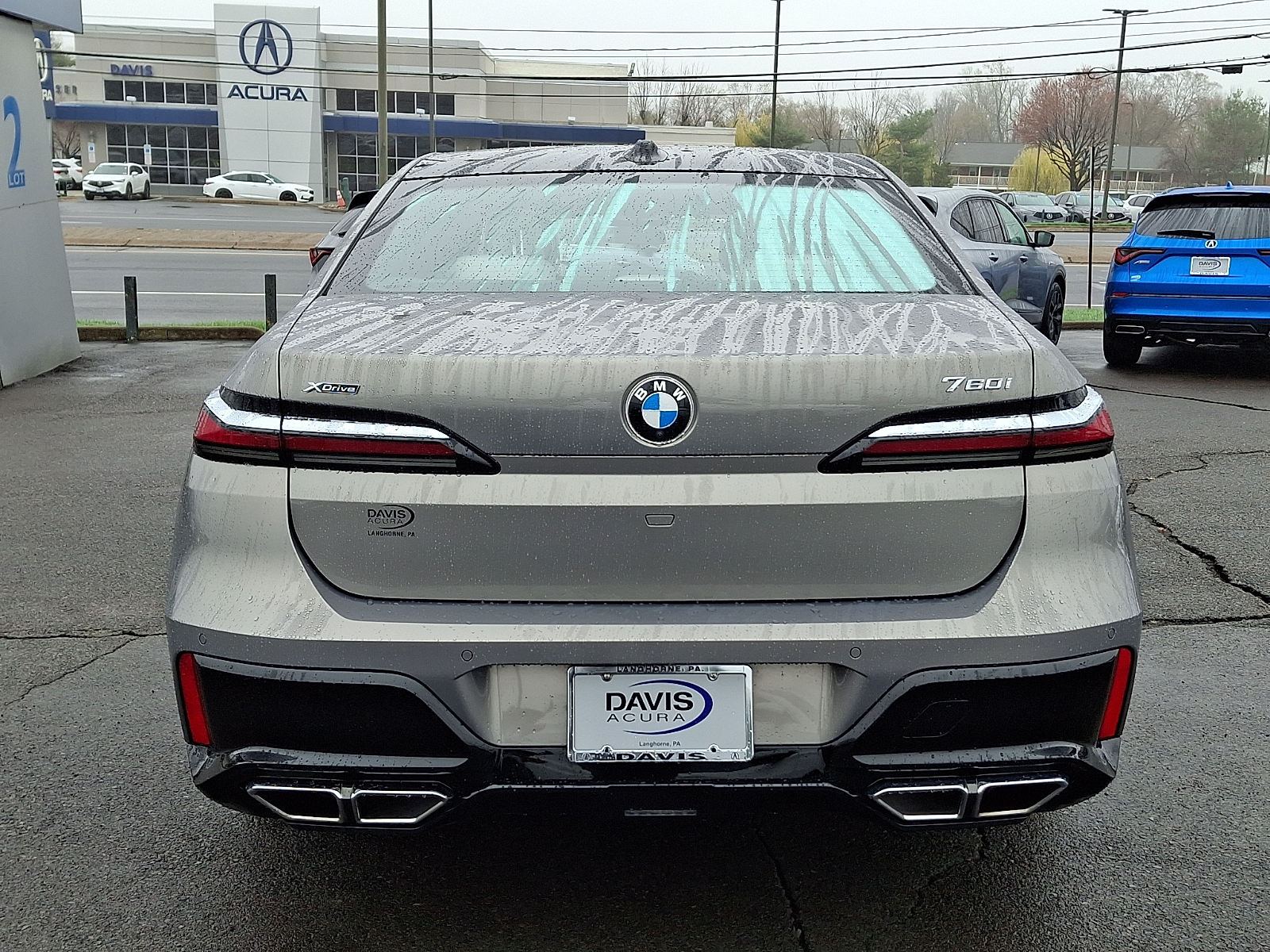 View vehicle photo 5