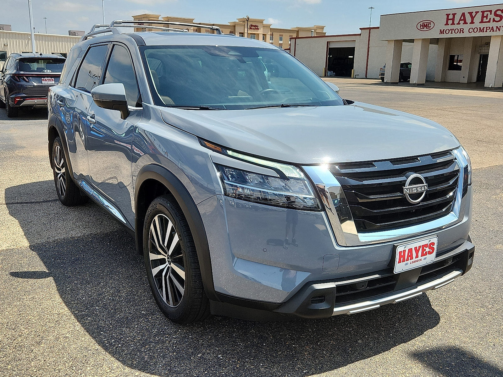 View Nissan Pathfinder details