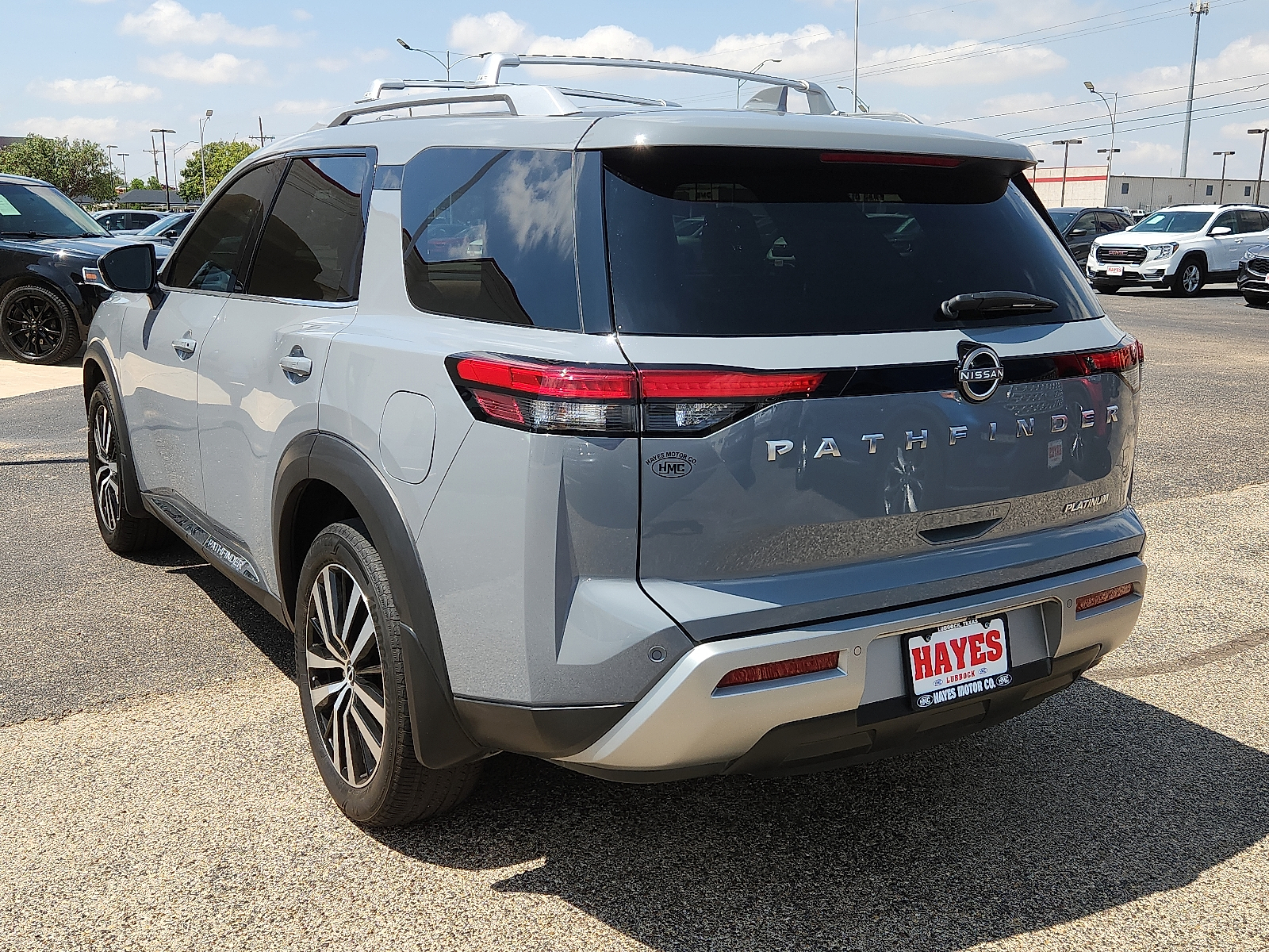 View Nissan Pathfinder details