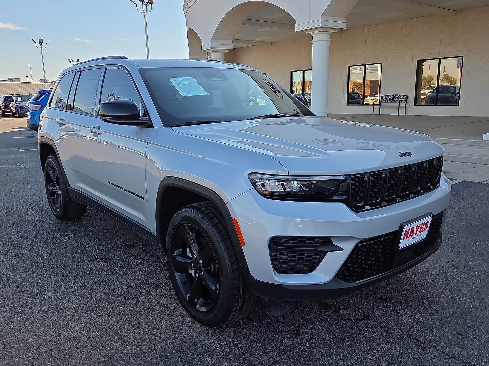 View Jeep Grand Cherokee details