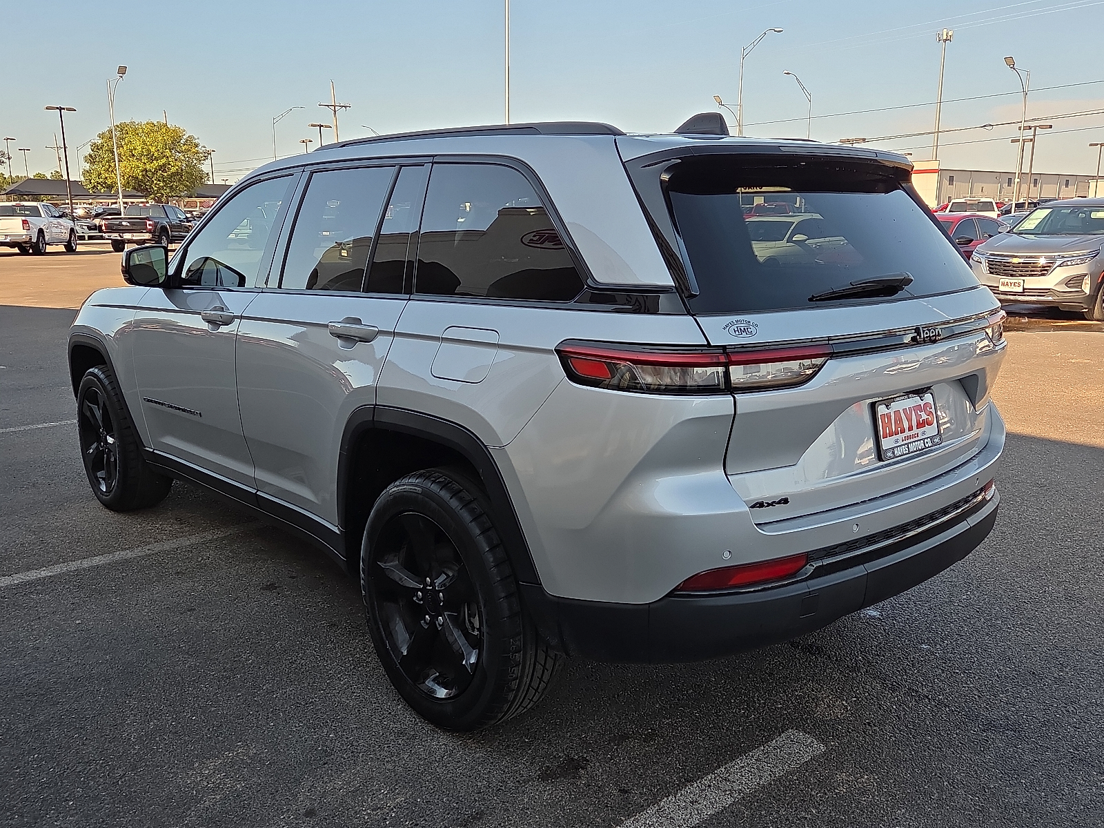 View Jeep Grand Cherokee details