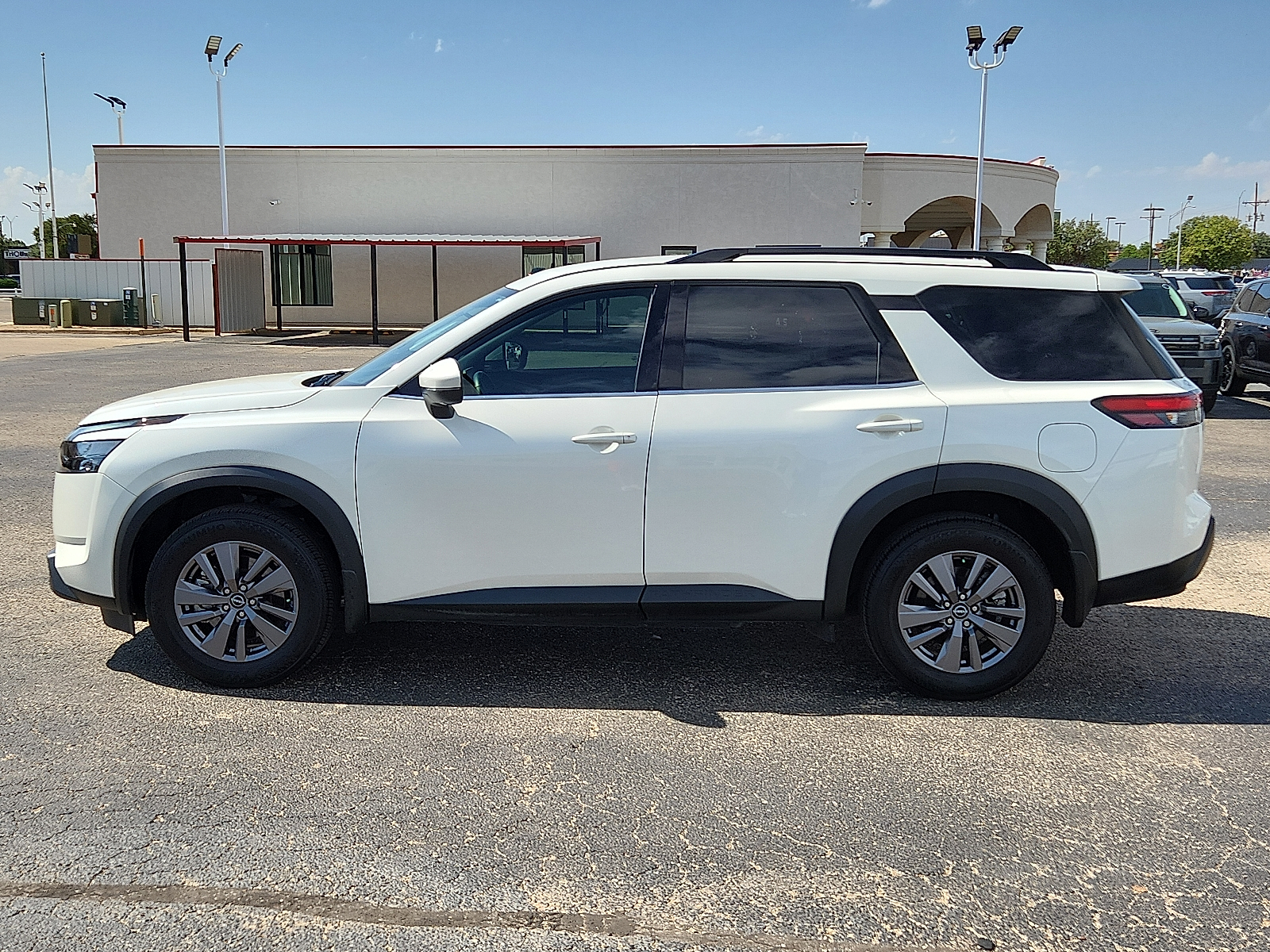 View Nissan Pathfinder details