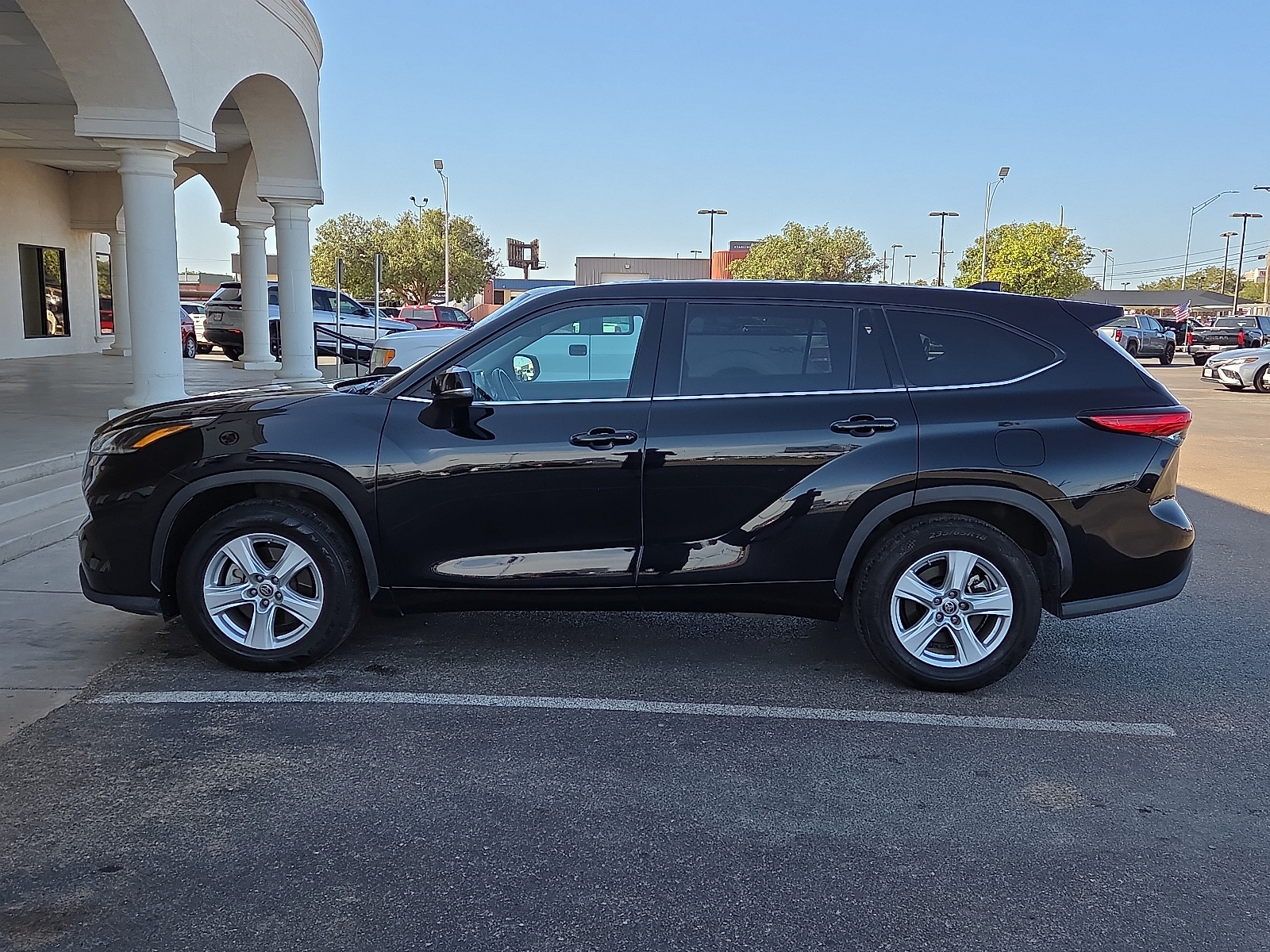 View Toyota Highlander details